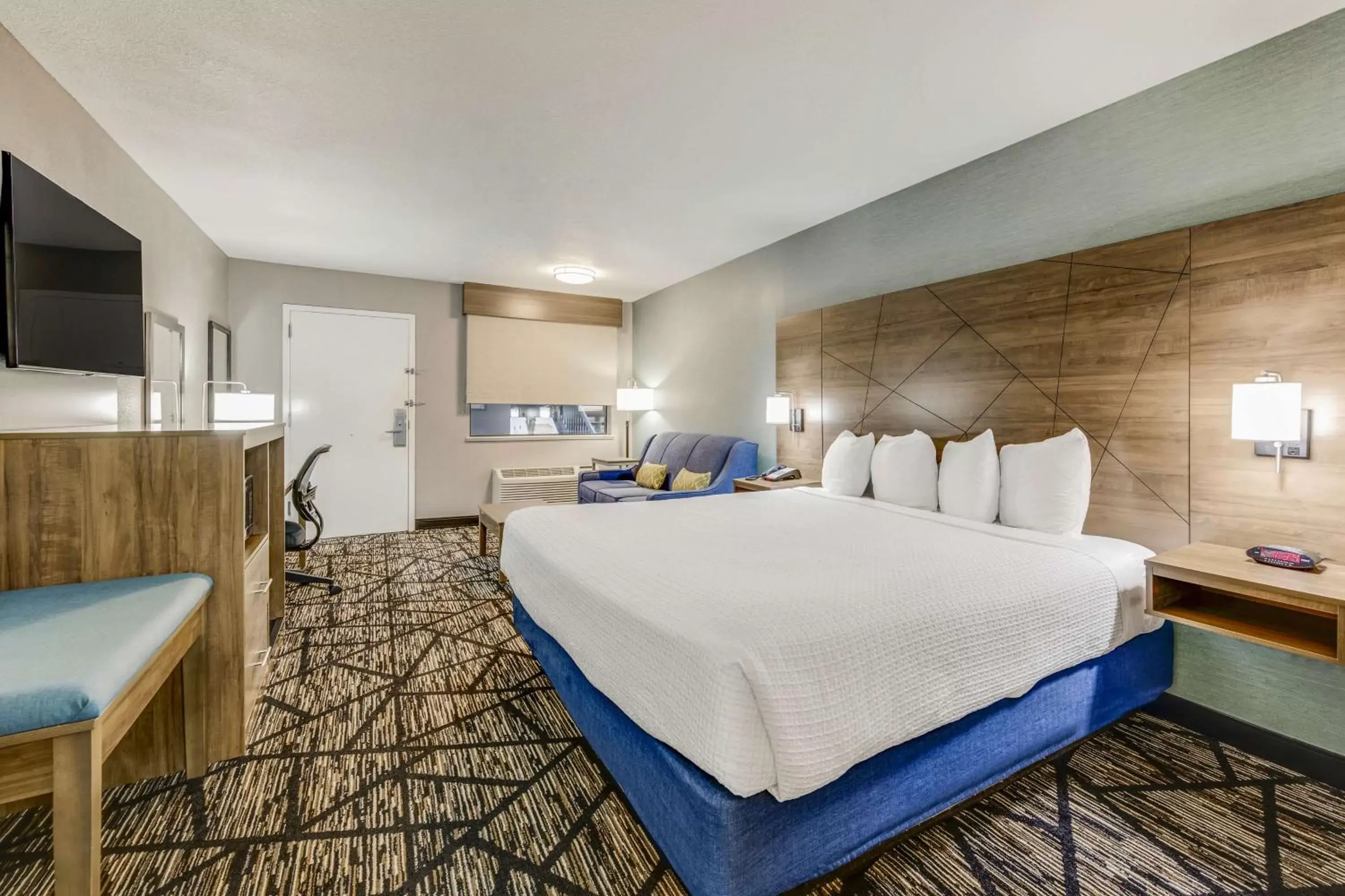 King Room with Walk-in Shower and Sofa Bed - Mobility Access/Non-Smoking in Best Western Huntsville Inn & Suites King Room with Walk-in Shower and Sofa Bed - Mobility Access/Non-Smoking in Best Western Huntsville Inn & Suites