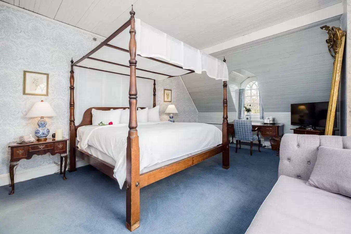 Deluxe King Room in Simsbury 1820 House Deluxe King Room in Simsbury 1820 House