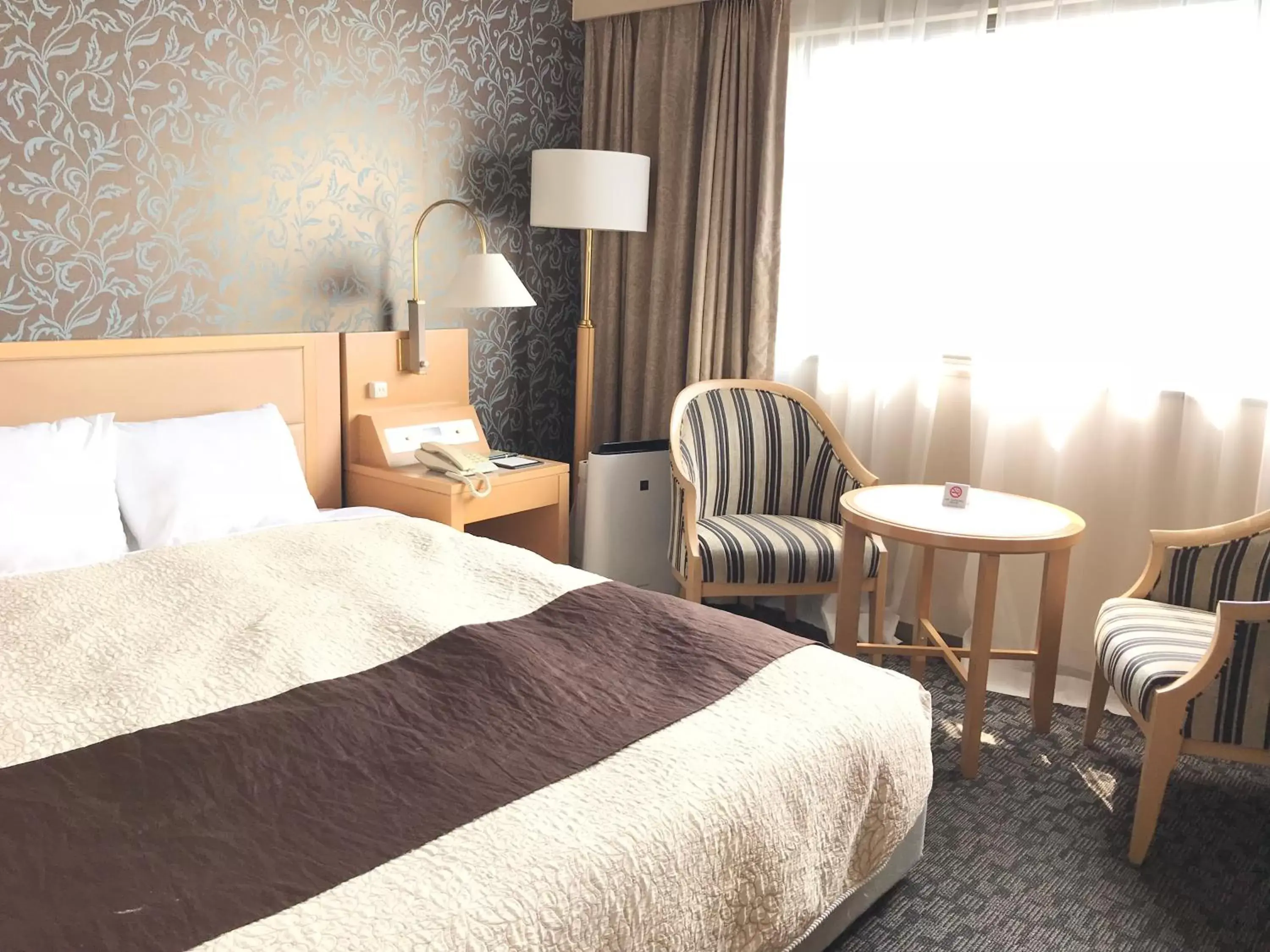 Corner Double Room with Mt. Fuji View - single occupancy - Smoking in Numazu River Side Hotel Corner Double Room with Mt. Fuji View - single occupancy - Smoking in Numazu River Side Hotel