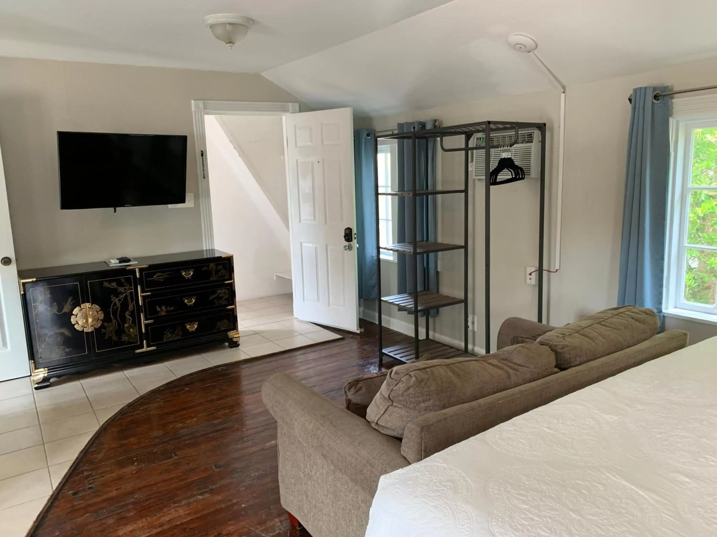 Comfort Triple Room with Shower in The Reserve Retreat Comfort Triple Room with Shower in The Reserve Retreat