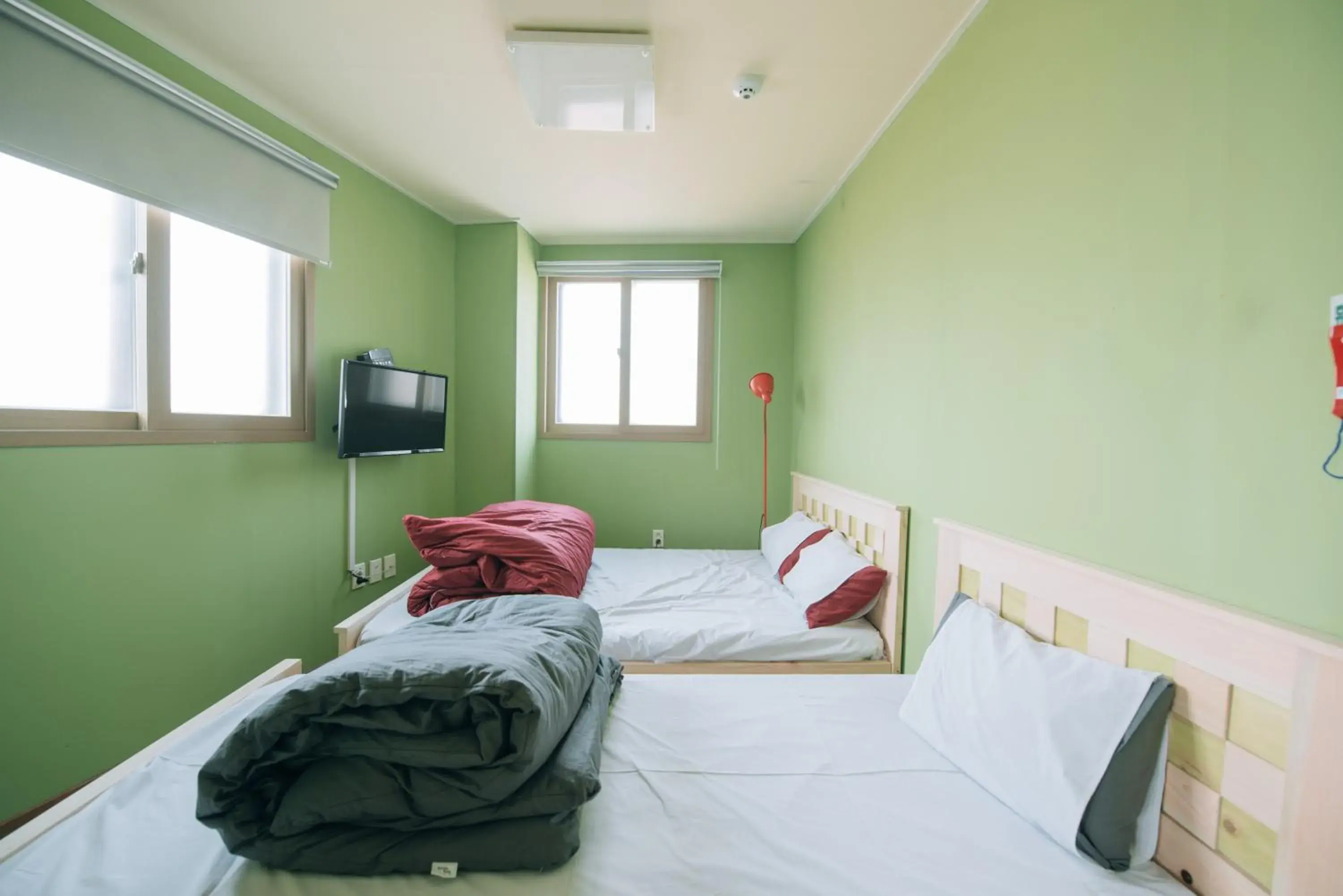 Standard Triple Room in Daegu Midtown Hostel Standard Triple Room in Daegu Midtown Hostel