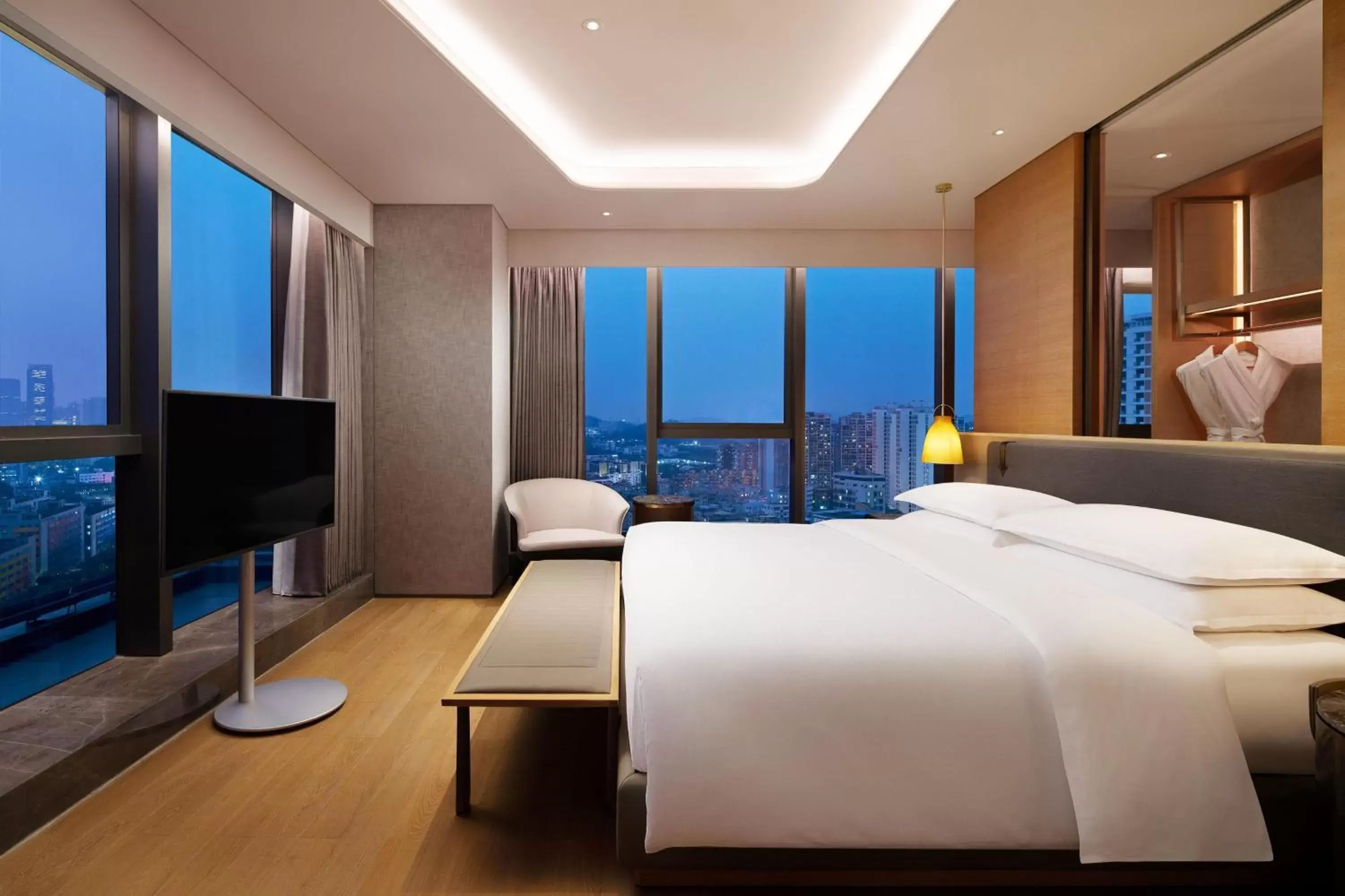 Club Suite, Executive lounge access, 1 Bedroom Suite, 1 King in Sheraton Shenzhen Nanshan Club Suite, Executive lounge access, 1 Bedroom Suite, 1 King in Sheraton Shenzhen Nanshan