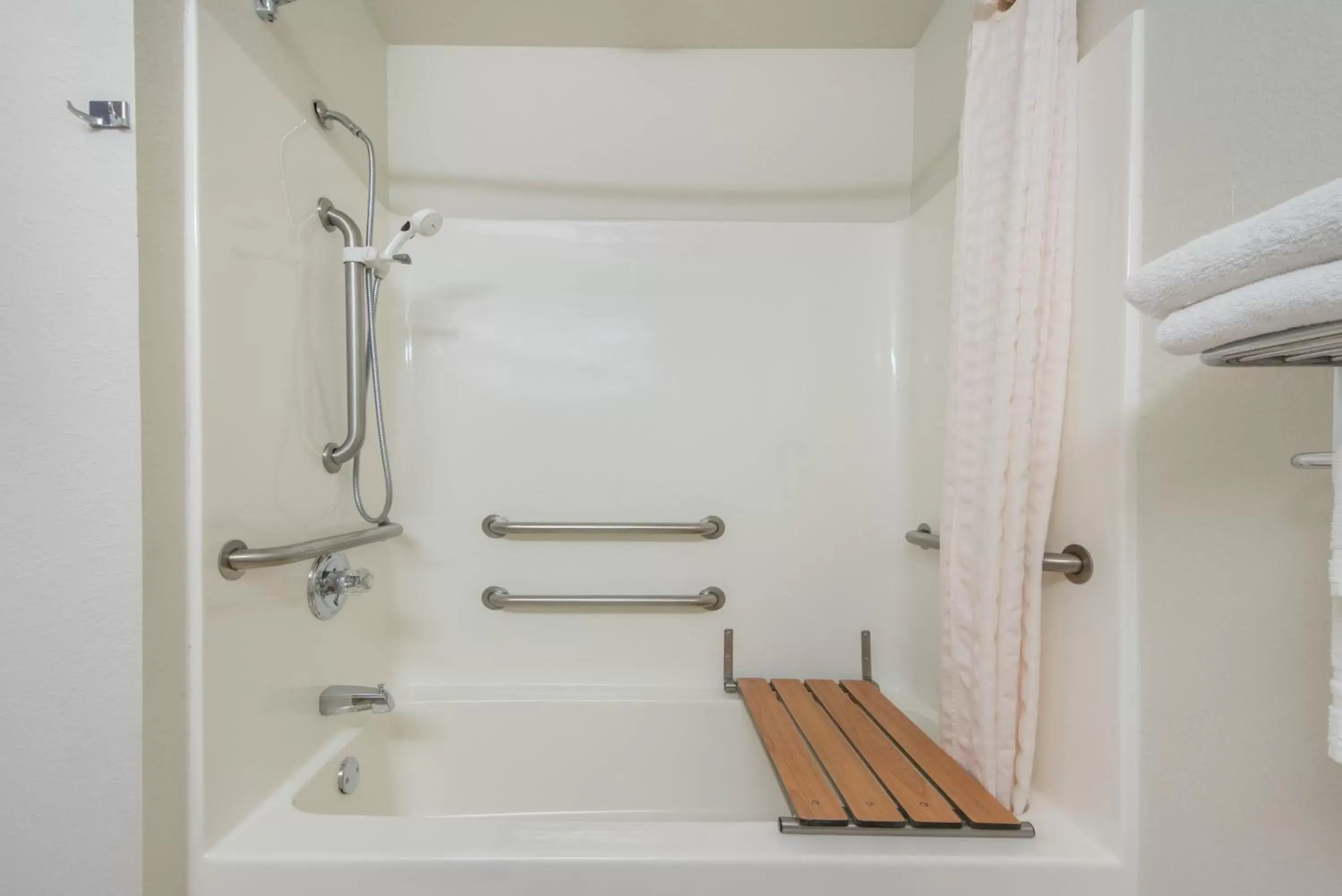 Queen Room - Disability Access- Non-Smoking in Microtel Inn & Suites by Wyndham Altus Queen Room - Disability Access- Non-Smoking in Microtel Inn & Suites by Wyndham Altus