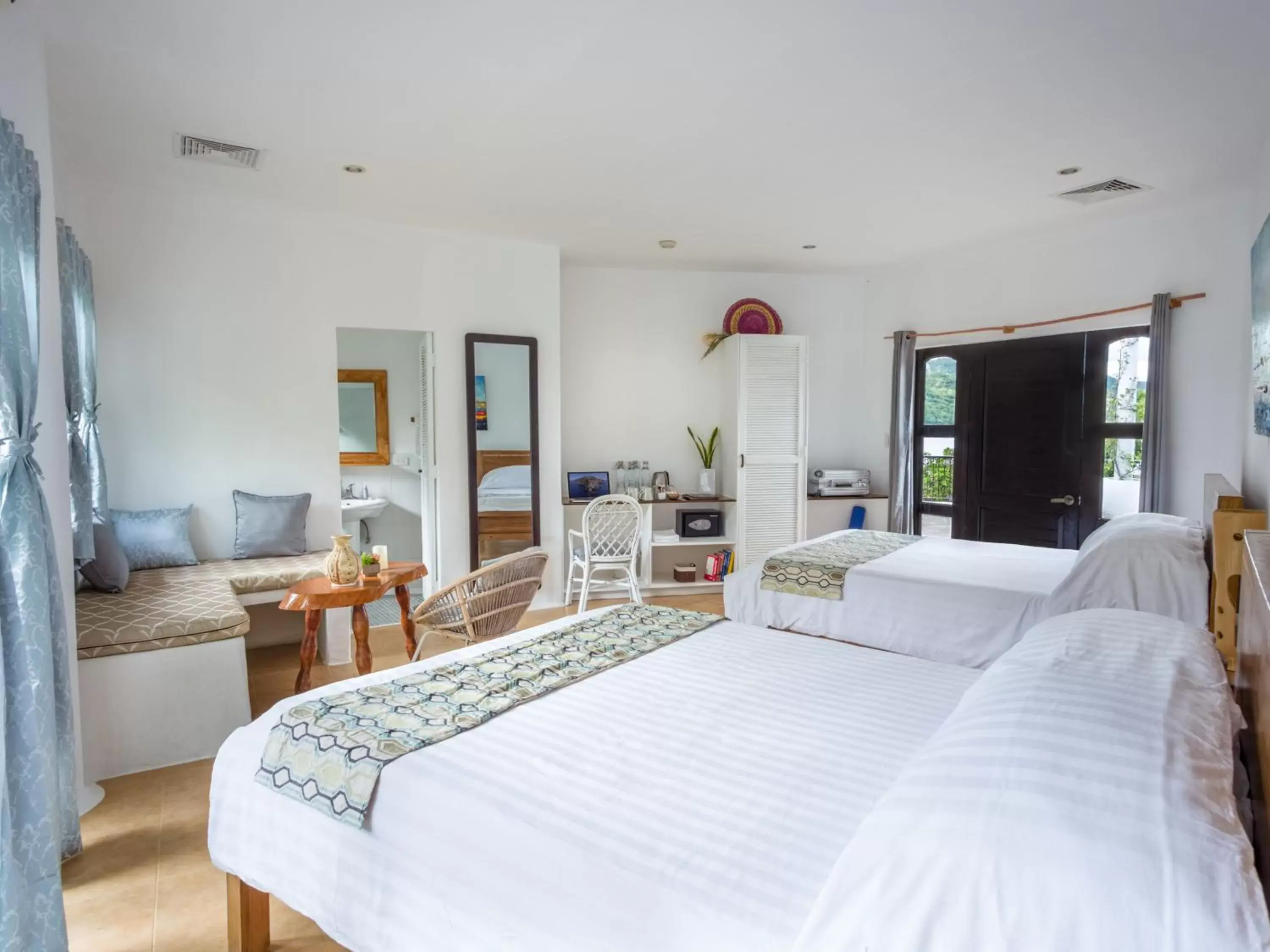 Deluxe Room in Granada Beach Resort - Adults Only Deluxe Room in Granada Beach Resort - Adults Only