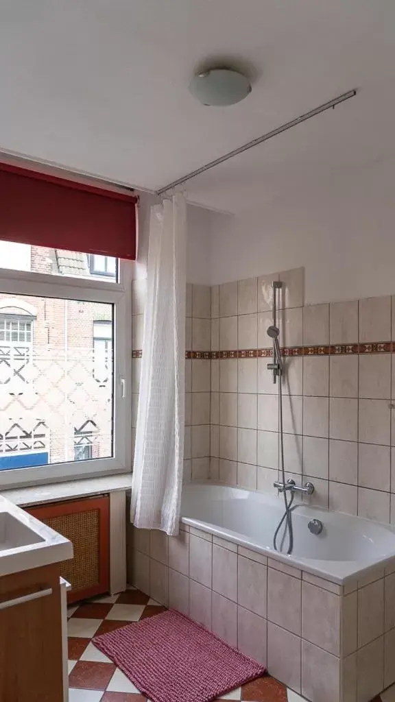Double Room with Private Bathroom in Inn den Acht Venlo Double Room with Private Bathroom in Inn den Acht Venlo