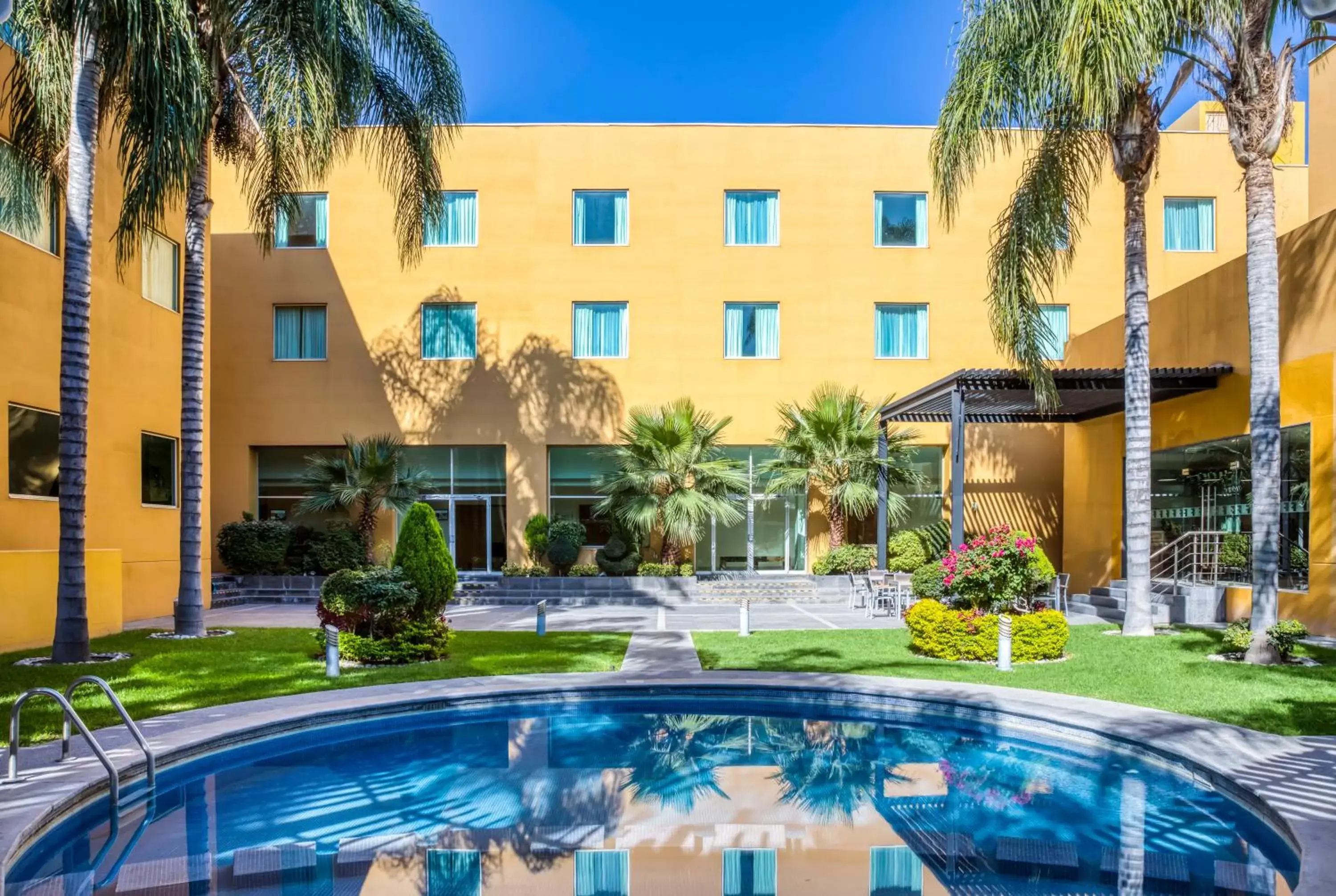 Fiesta Inn Express San Luis Potosí Oriente Fiesta Inn Express San Luis Potosí Oriente