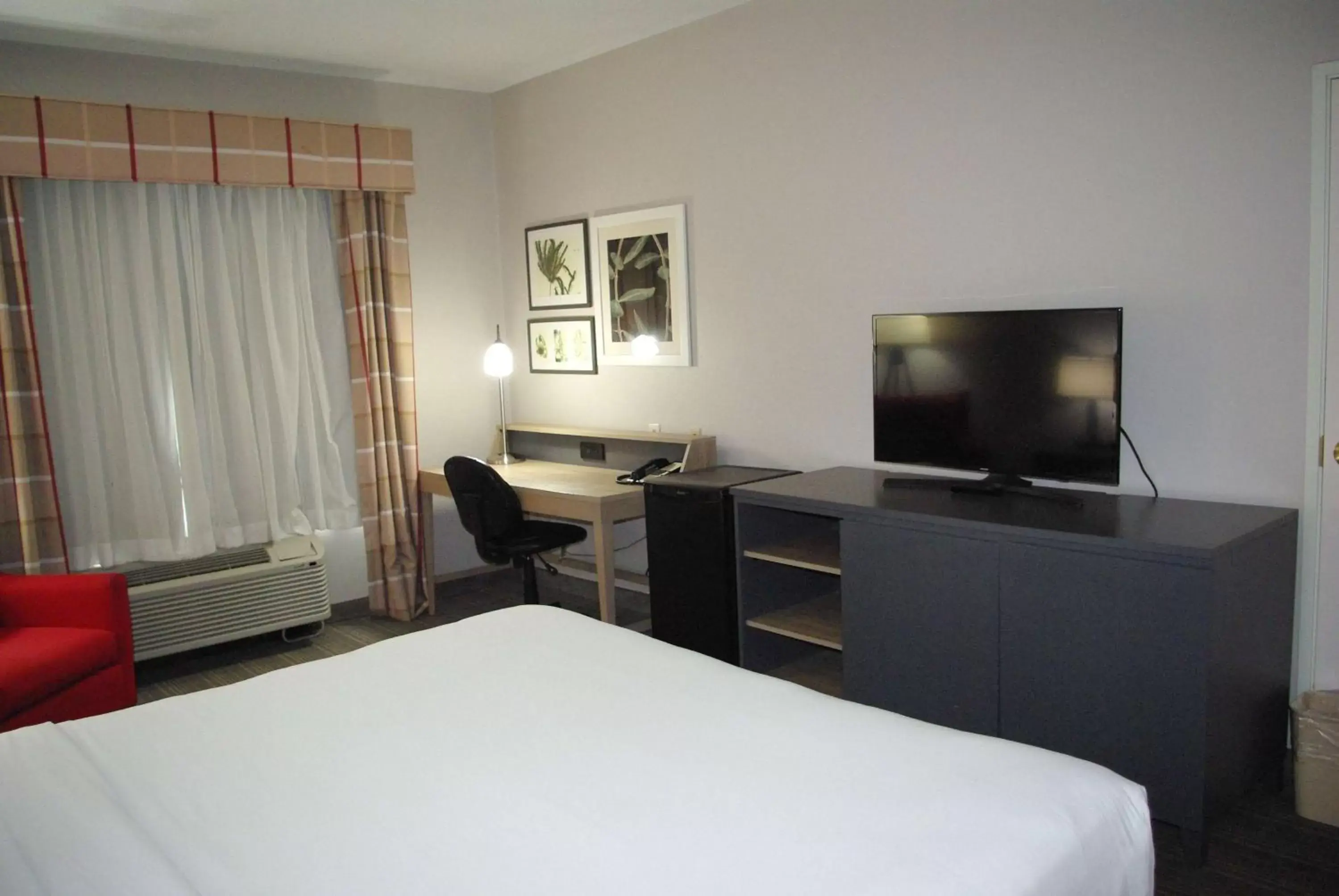 King Room - Non-Smoking in Wingate by Wyndham Matthews - Charlotte King Room - Non-Smoking in Wingate by Wyndham Matthews - Charlotte