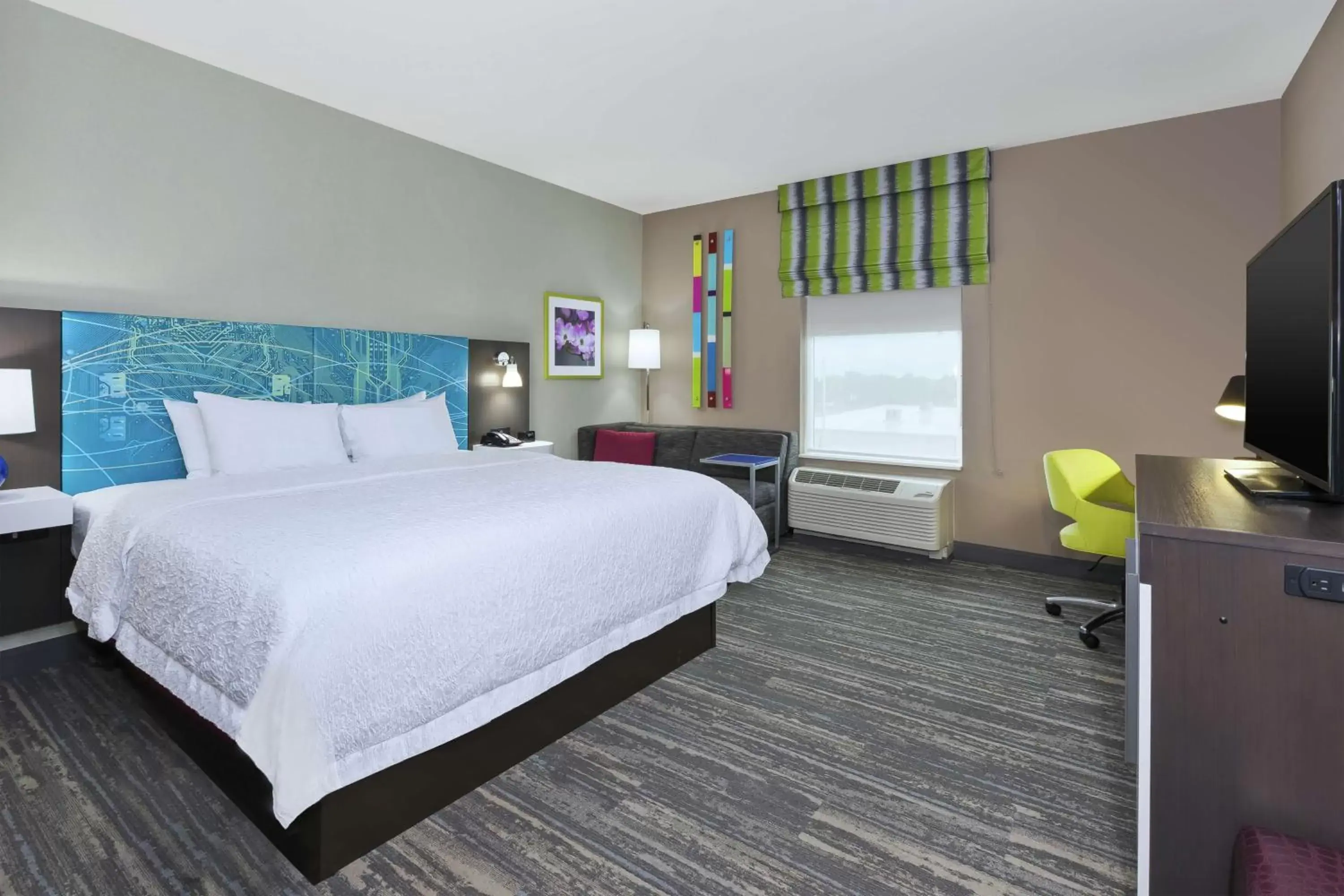 King Room - Non-Smoking in Hampton Inn Sedalia King Room - Non-Smoking in Hampton Inn Sedalia