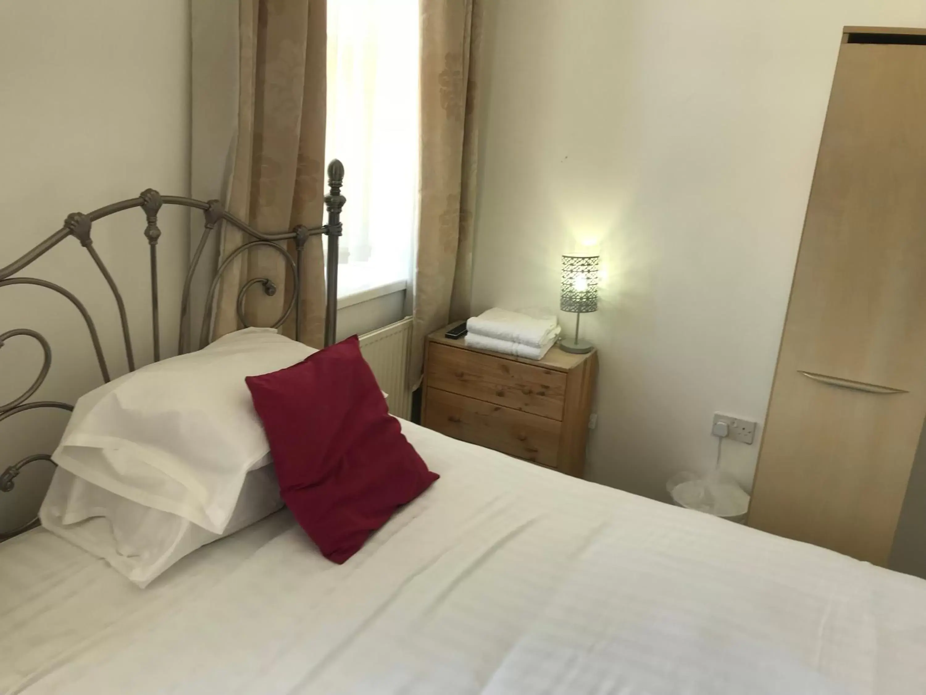 Double Room with Private Bathroom in Clifton Hotel Newcastle Double Room with Private Bathroom in Clifton Hotel Newcastle