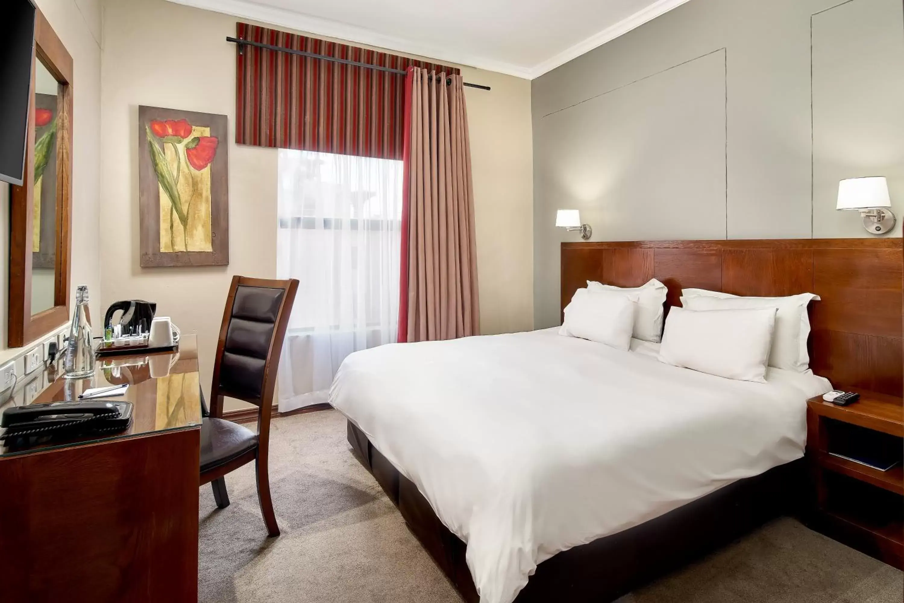 Standard King Room - single occupancy in Protea Hotel by Marriott Pretoria Hatfield Standard King Room - single occupancy in Protea Hotel by Marriott Pretoria Hatfield