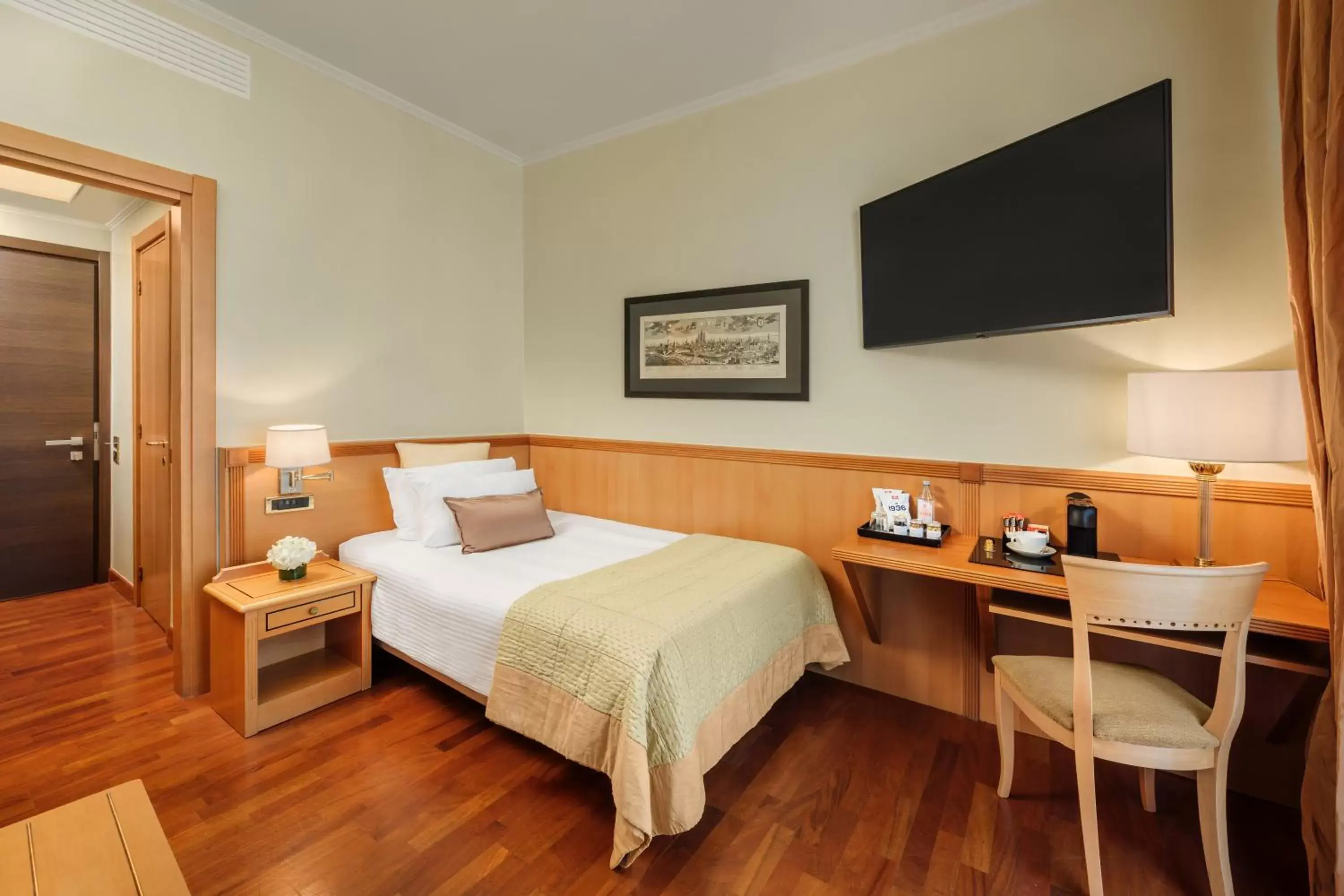 Classic Single Room in Hotel Dei Cavalieri Milano Duomo Classic Single Room in Hotel Dei Cavalieri Milano Duomo