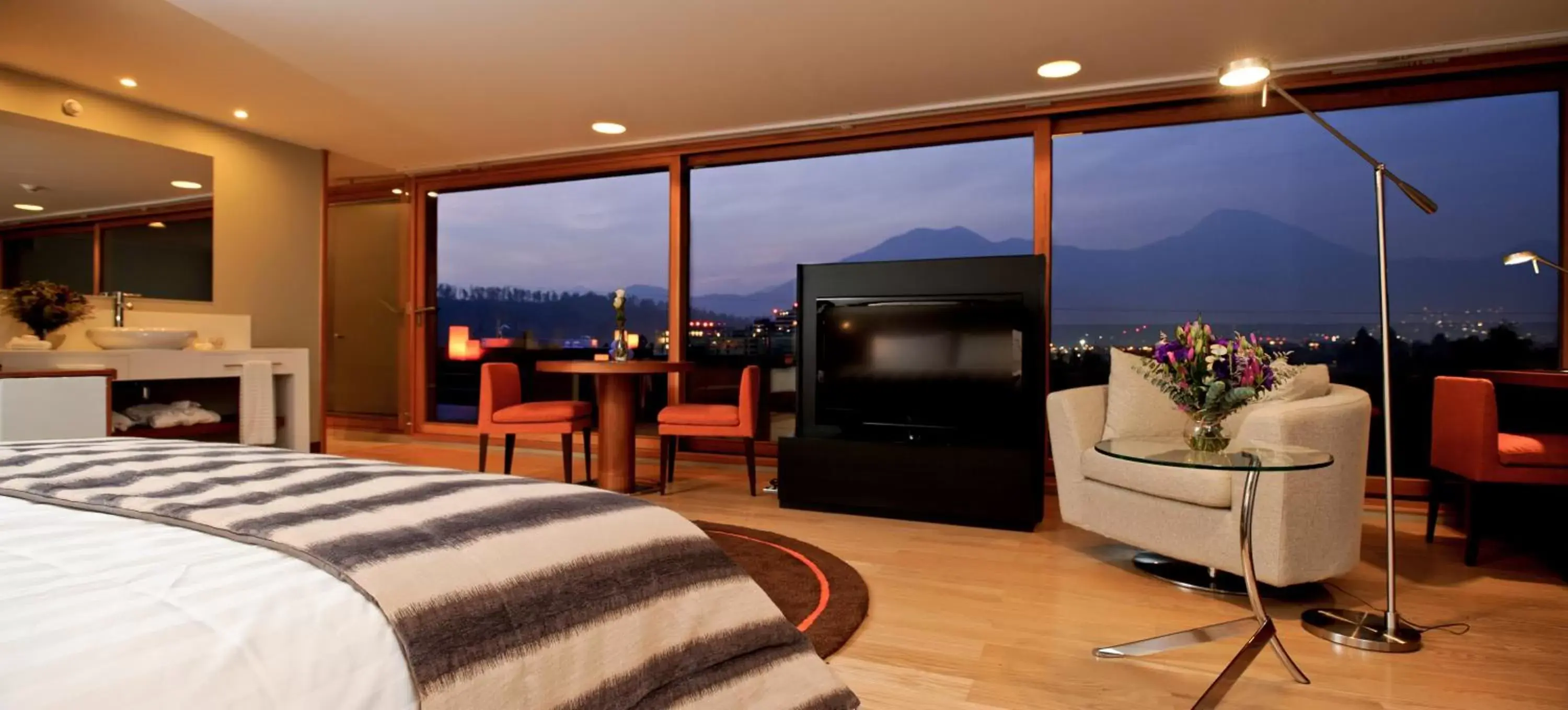 Suite with Hot Tub in NOI Vitacura Suite with Hot Tub in NOI Vitacura