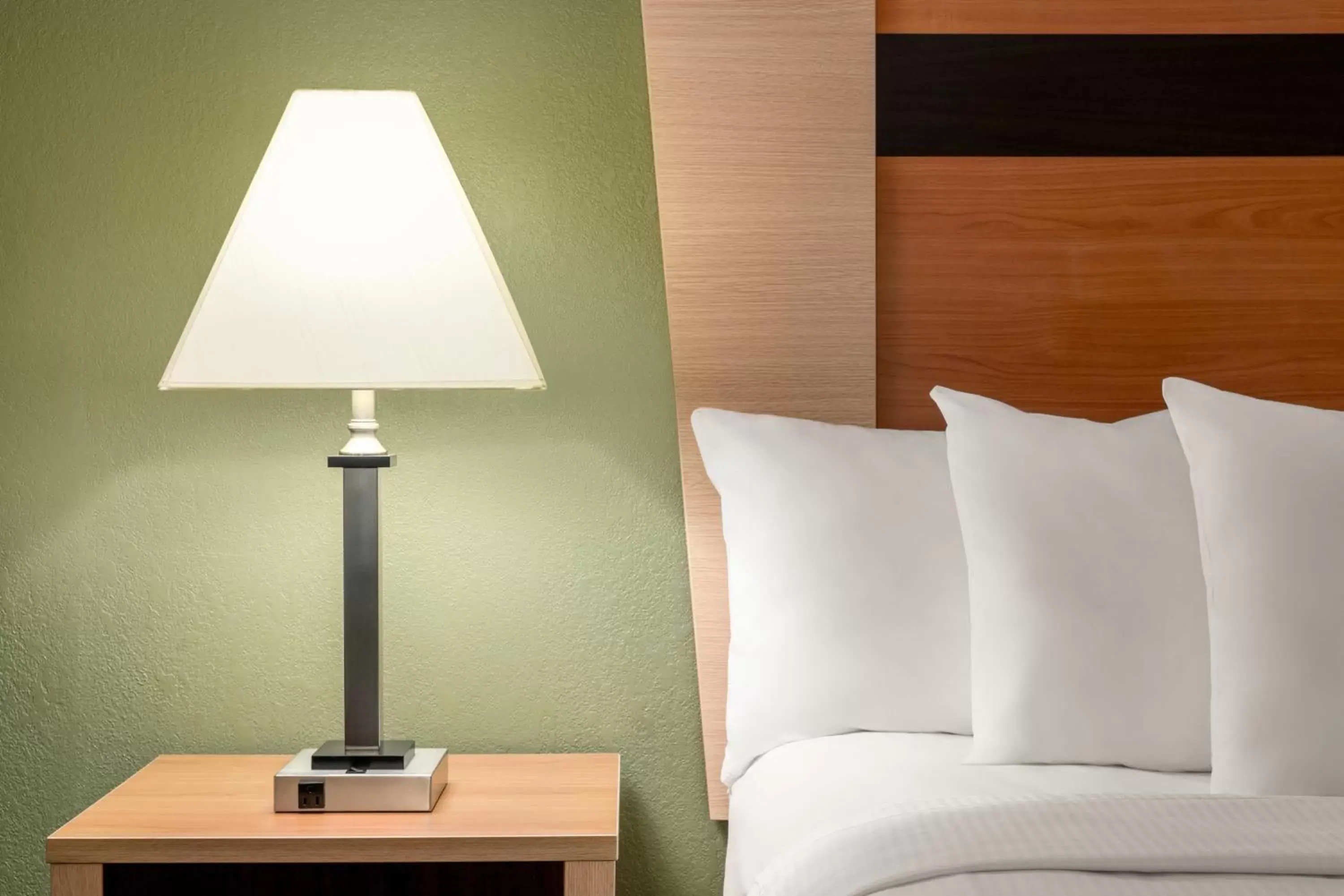 Superior King Room with Roll-In Shower - Mobility Accessible/Non-Smoking in Baymont by Wyndham North Dartmouth Fall River Superior King Room with Roll-In Shower - Mobility Accessible/Non-Smoking in Baymont by Wyndham North Dartmouth Fall River