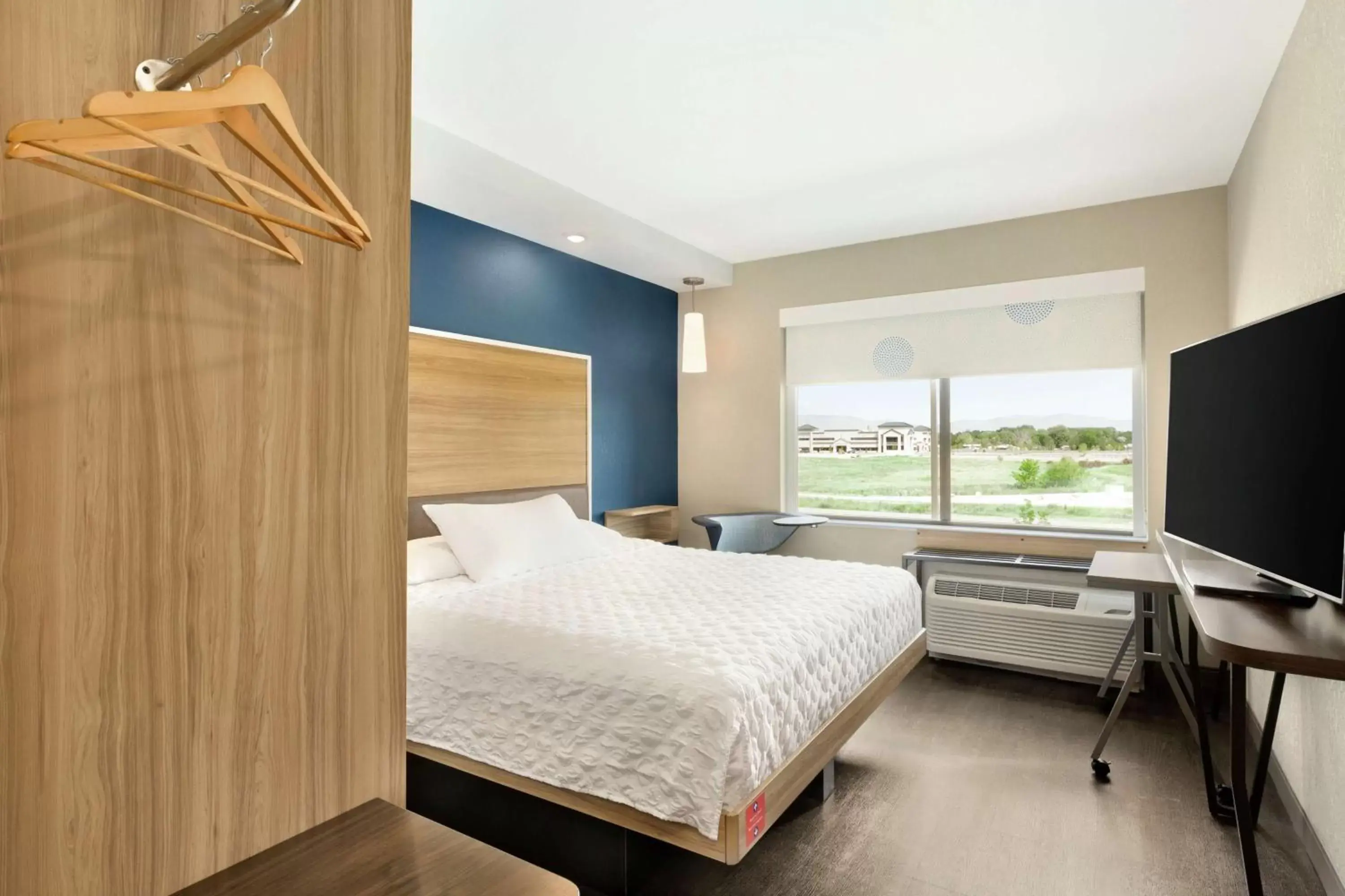 King Room with Tub - Hearing Accessible in Tru By Hilton Meridian Boise West Id King Room with Tub - Hearing Accessible in Tru By Hilton Meridian Boise West Id