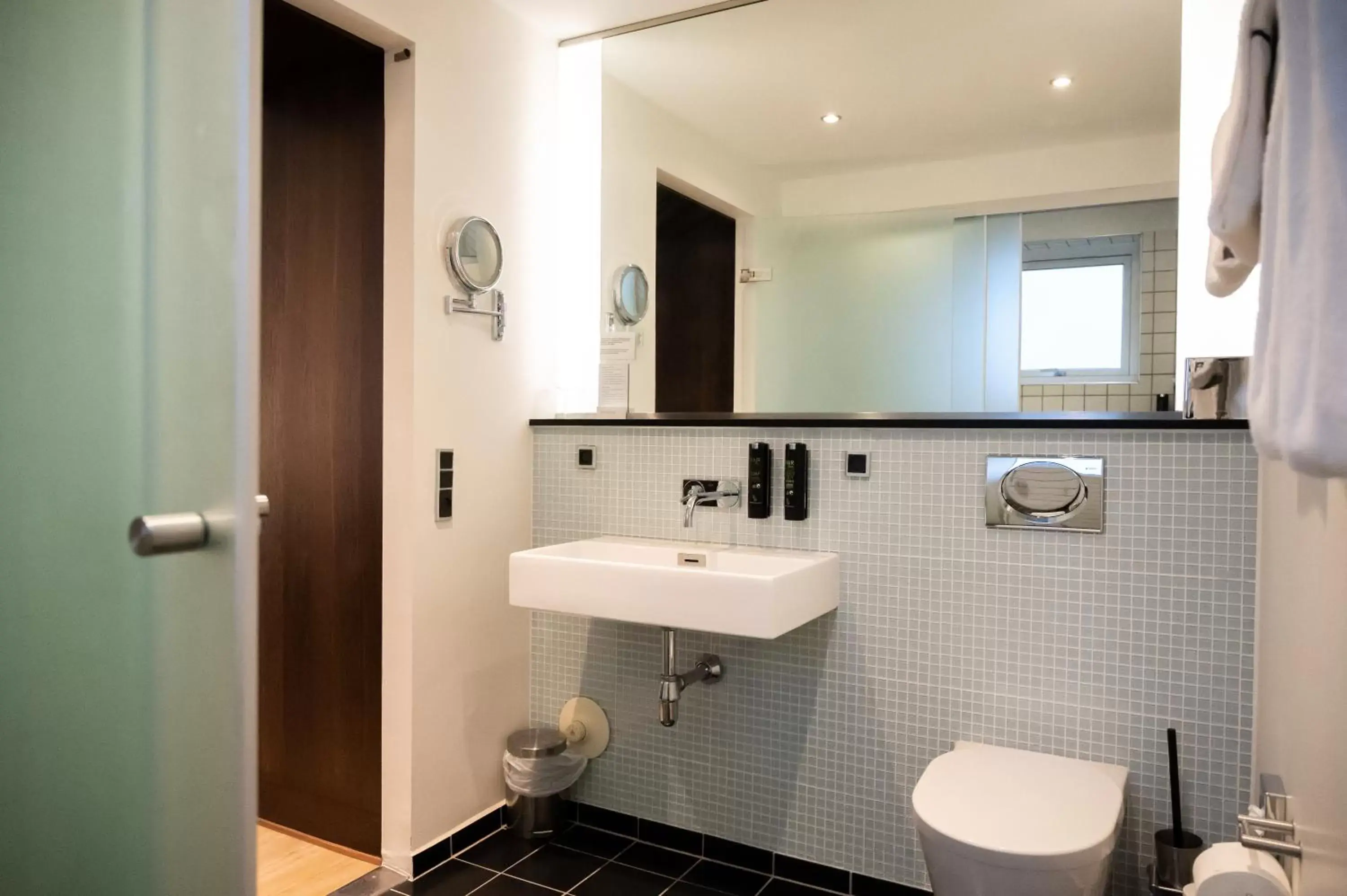 Junior Suite with Spa Bath in Hotel Svanen Billund Junior Suite with Spa Bath in Hotel Svanen Billund