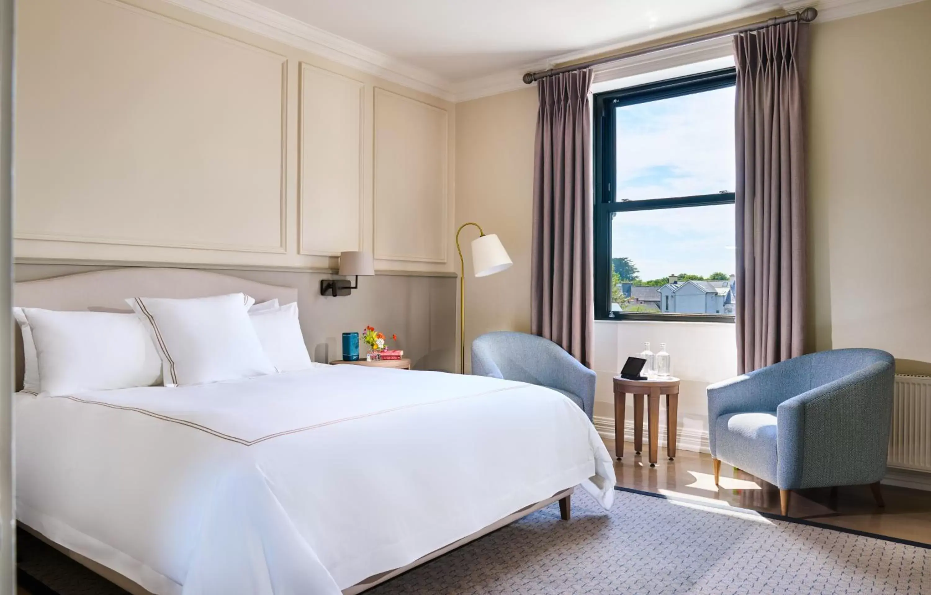 Cozy Nest King Room in The Lansdowne Kenmare Cozy Nest King Room in The Lansdowne Kenmare