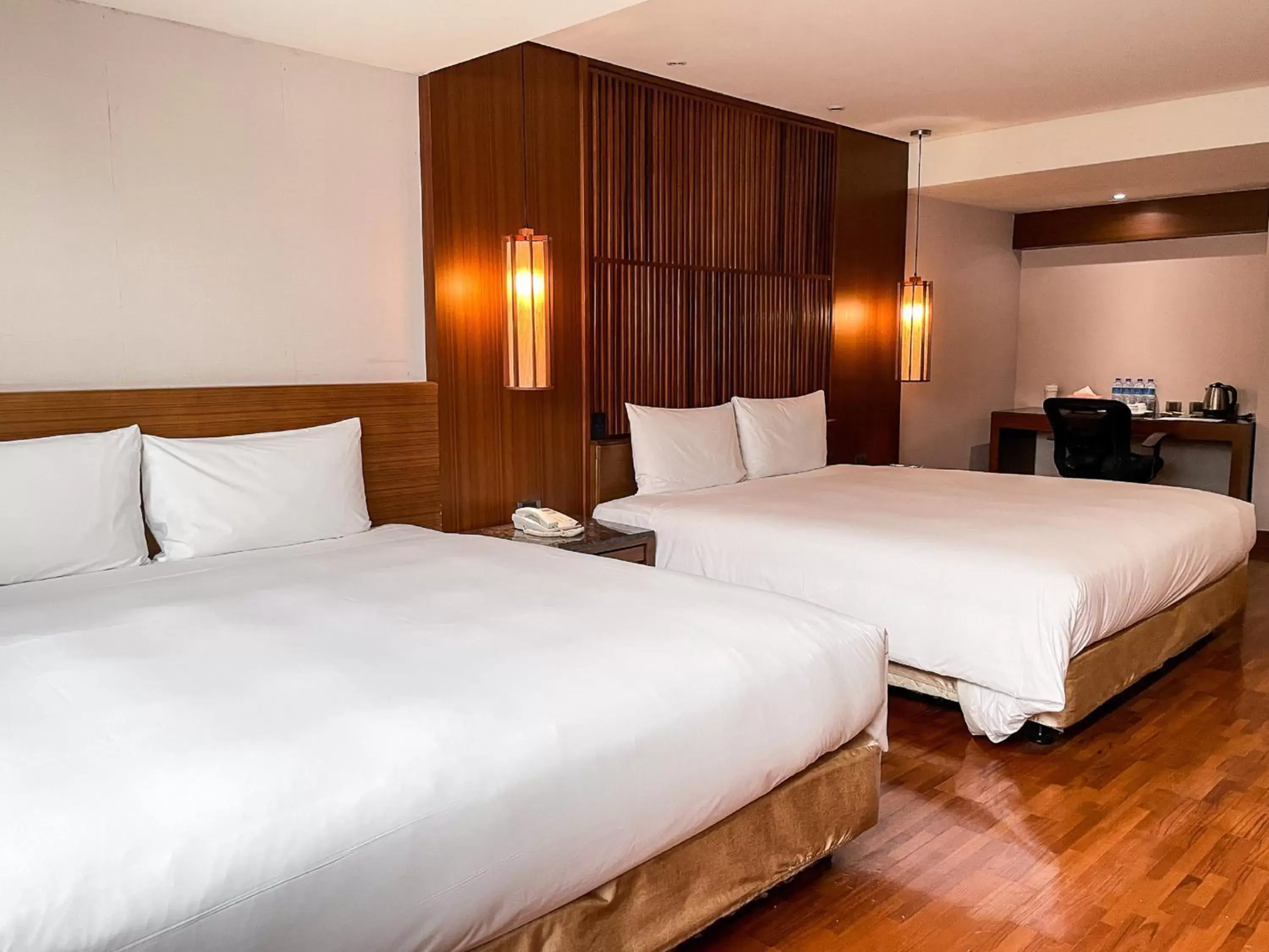 Deluxe Quadruple Room in Guide Hotel Taipei Bade Deluxe Quadruple Room in Guide Hotel Taipei Bade