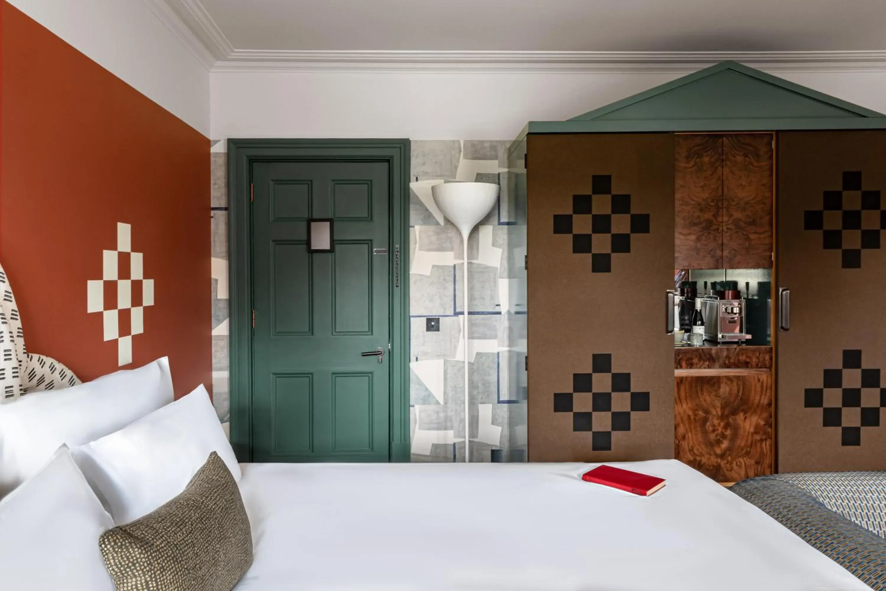 Petite Cowley in Cowley Manor Experimental Petite Cowley in Cowley Manor Experimental