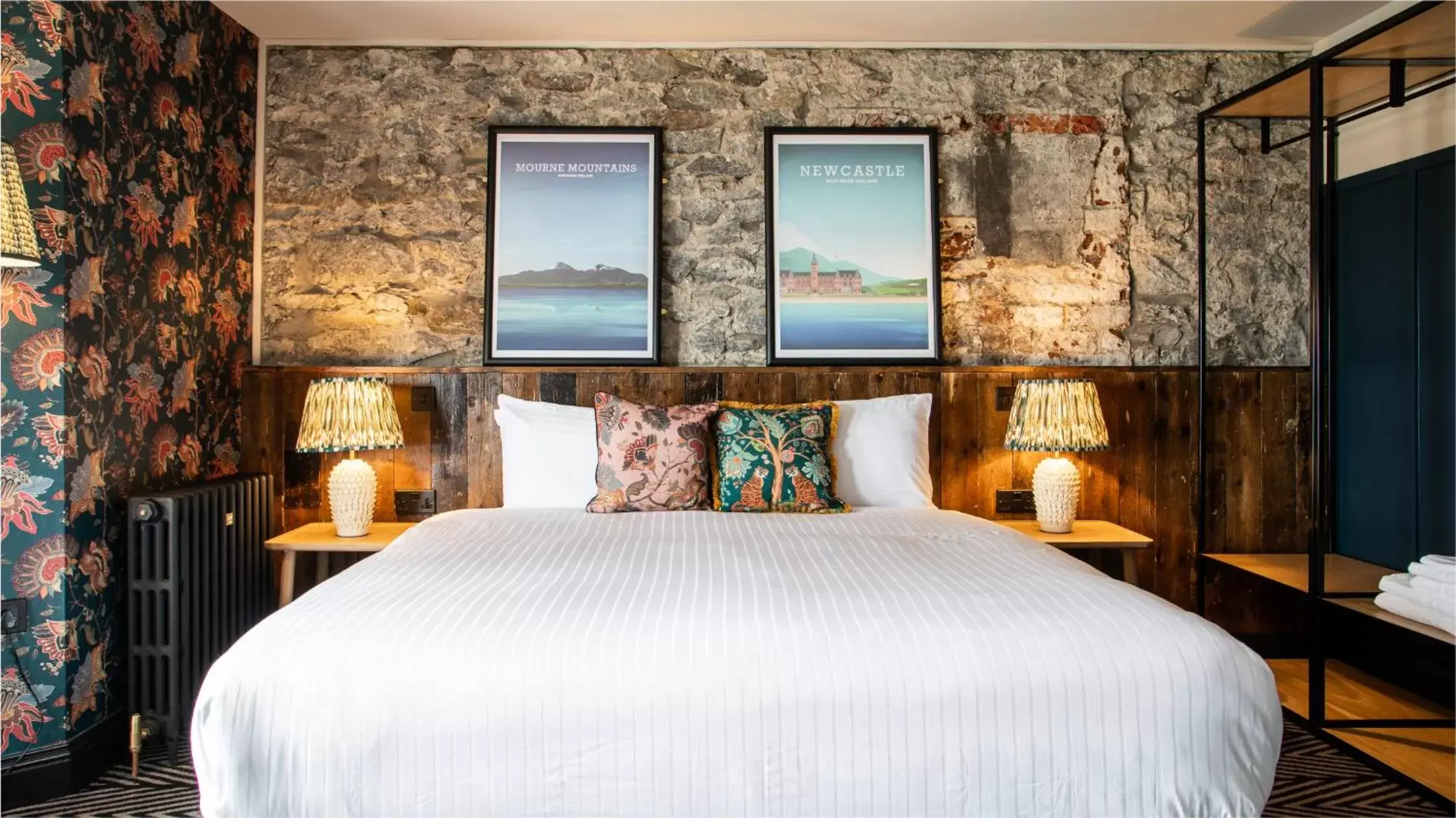 Superior King Room in Avoca Hotel Superior King Room in Avoca Hotel