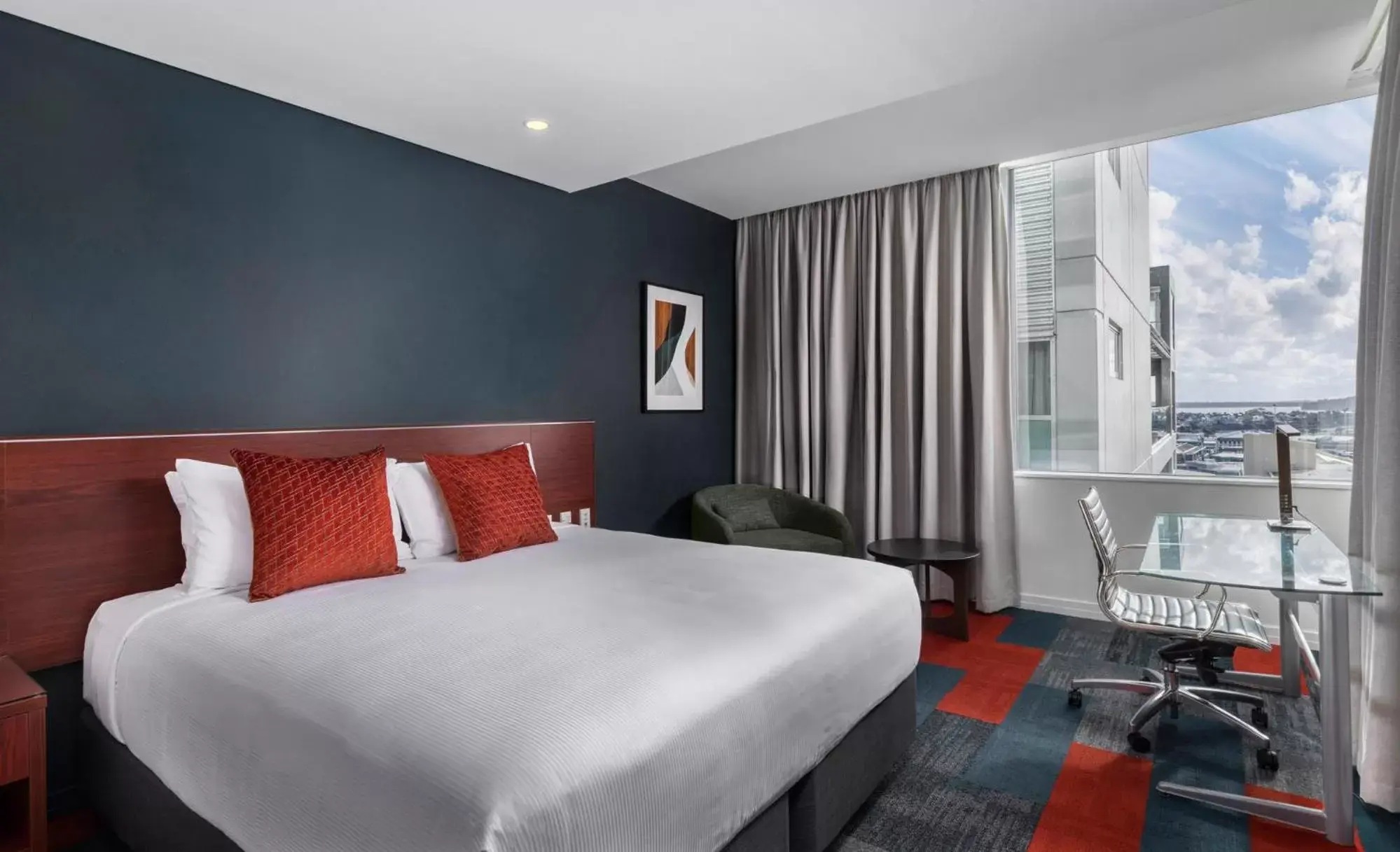 Premium King Room with Harbor View in Rydges Auckland Premium King Room with Harbor View in Rydges Auckland