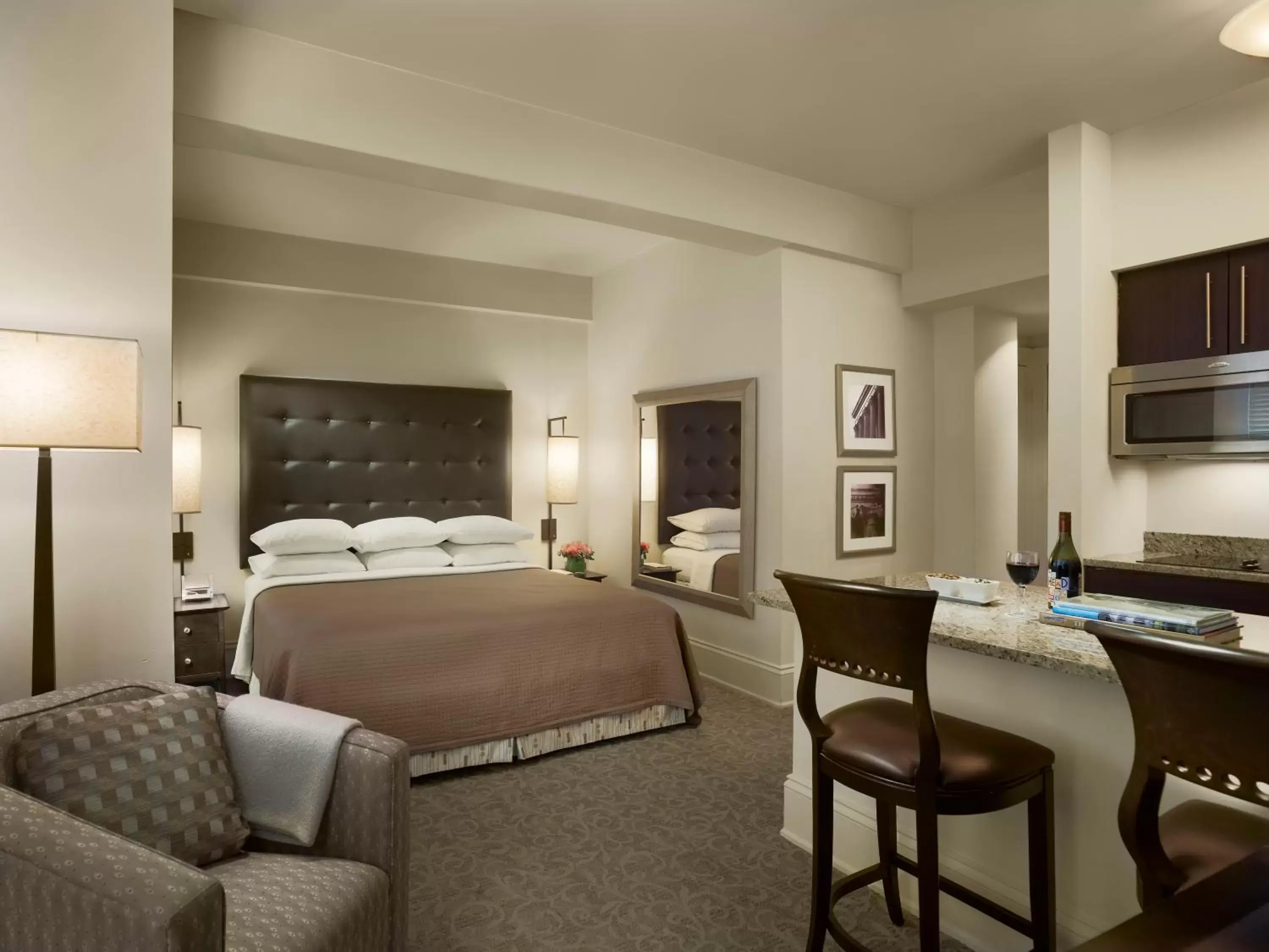 Deluxe King in AKA Rittenhouse Square Deluxe King in AKA Rittenhouse Square