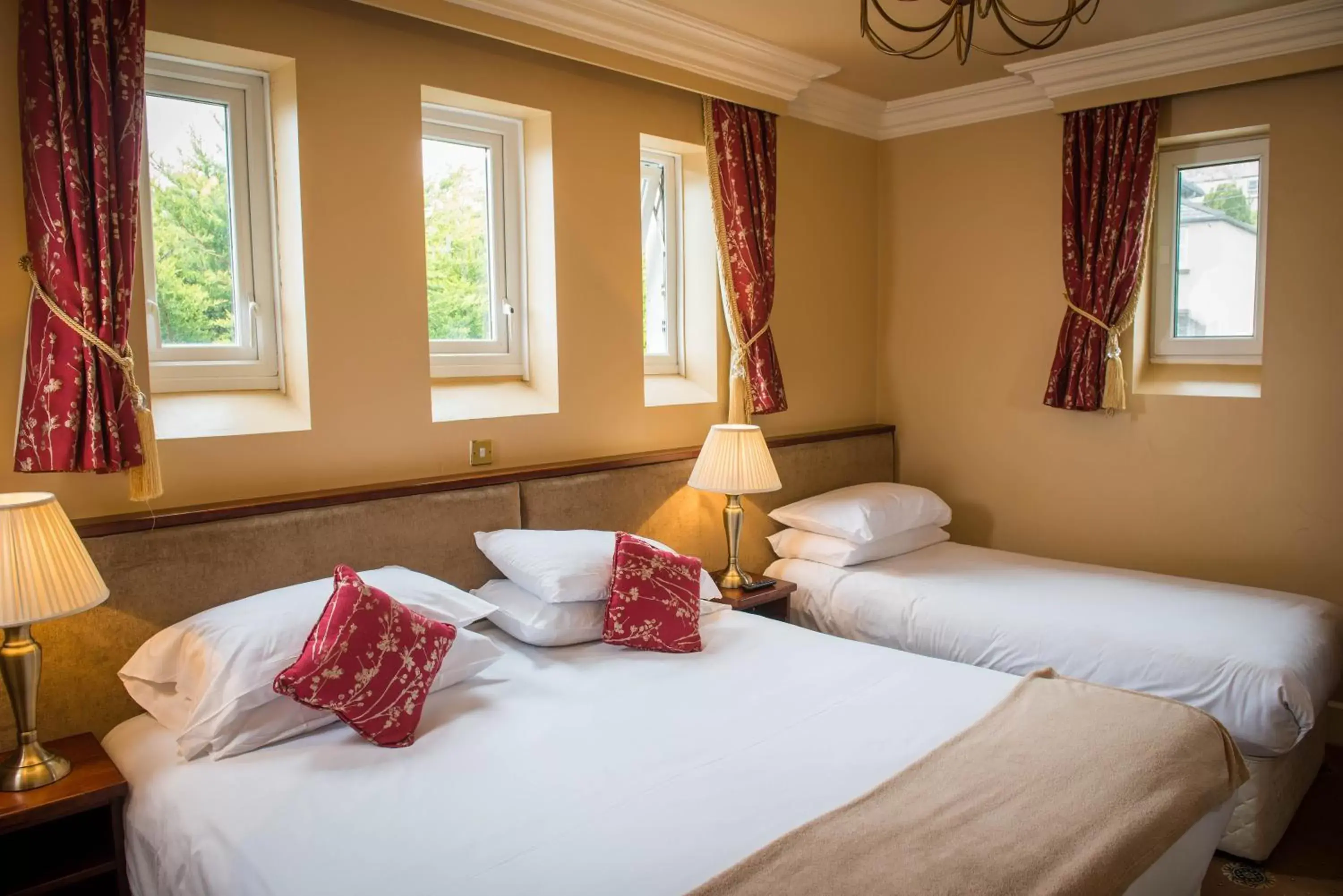 Triple Room in Gabriel House Guesthouse Triple Room in Gabriel House Guesthouse