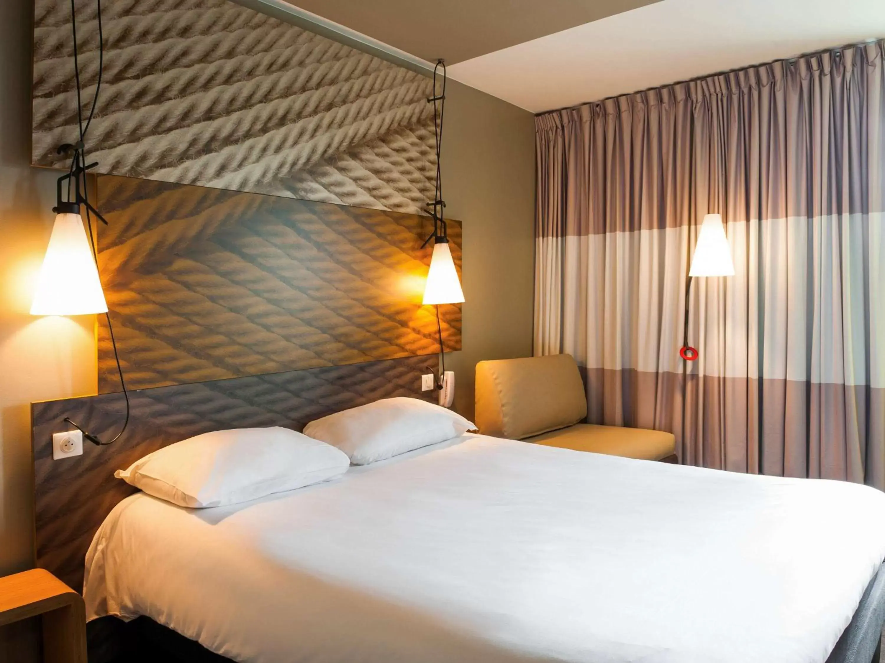 ibis Paris La Defense Courbevoie ibis Paris La Defense Courbevoie