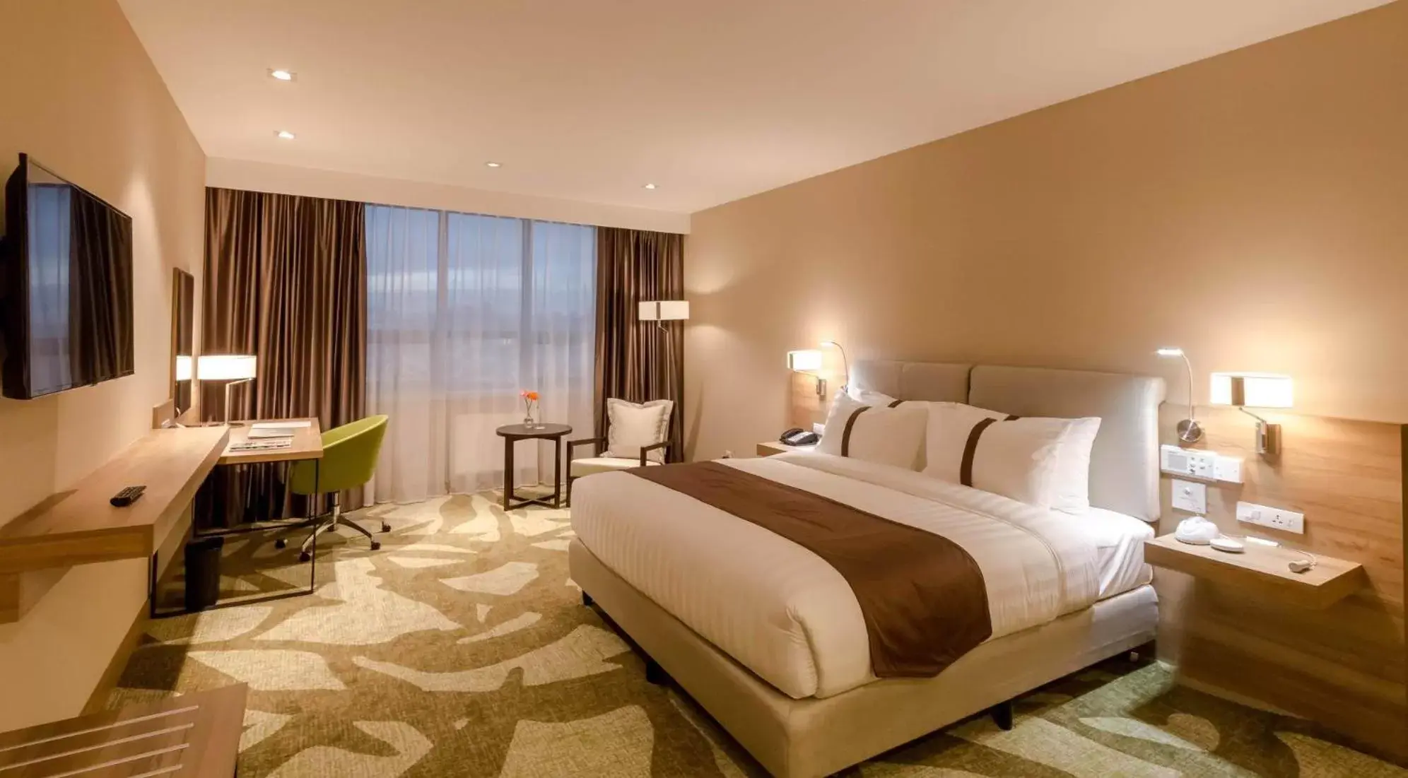 Executive King Room - Non-Smoking in Holiday Inn Ulaanbaatar by IHG Executive King Room - Non-Smoking in Holiday Inn Ulaanbaatar by IHG