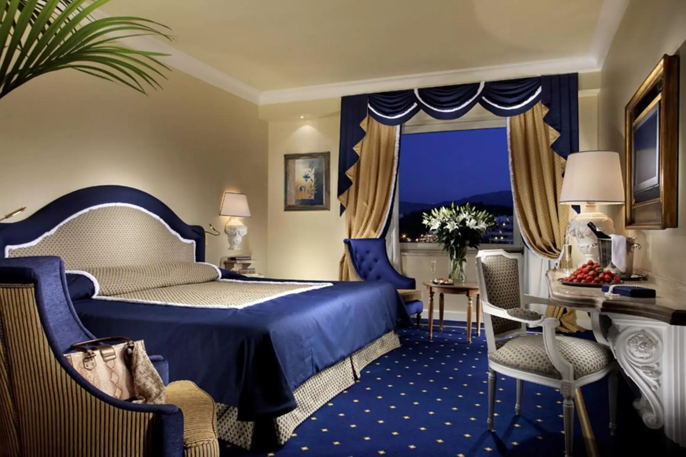 Deluxe Room in Royal Olympic Hotel Deluxe Room in Royal Olympic Hotel