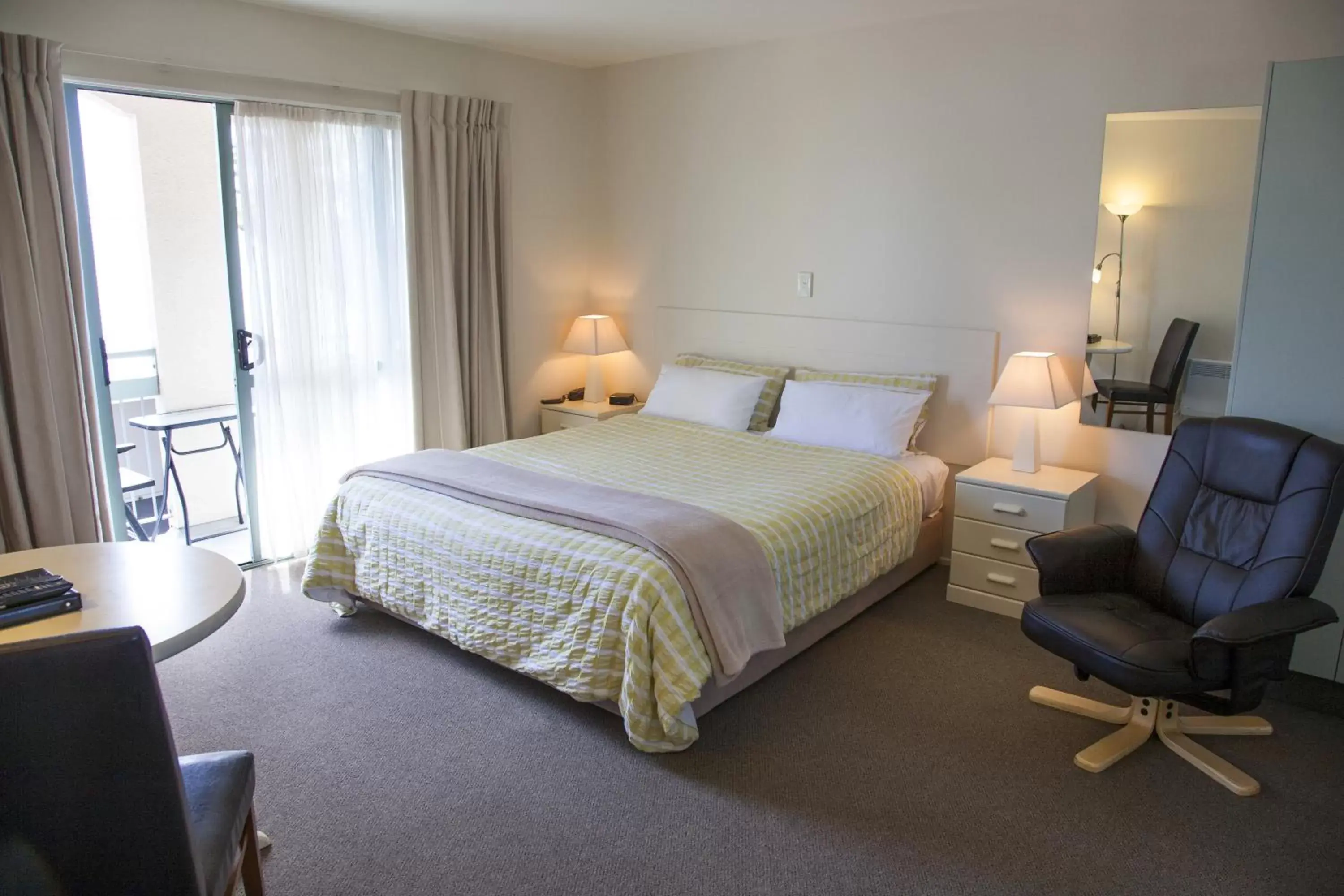 Studio with Disability Access - Ground Floor in Westport Spa Motel Studio with Disability Access - Ground Floor in Westport Spa Motel