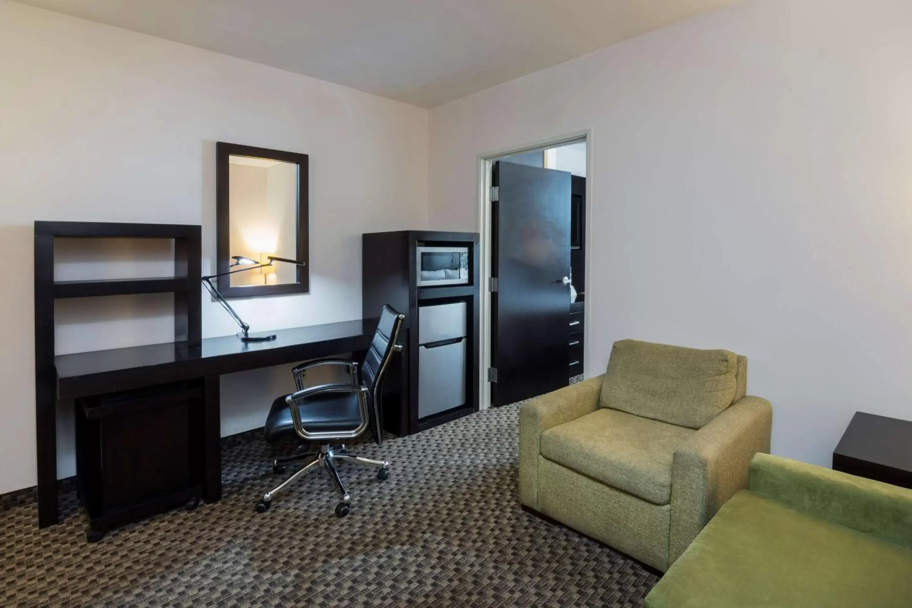 King Junior Suite - Non-Smoking in DoubleTree by Hilton Queretaro King Junior Suite - Non-Smoking in DoubleTree by Hilton Queretaro