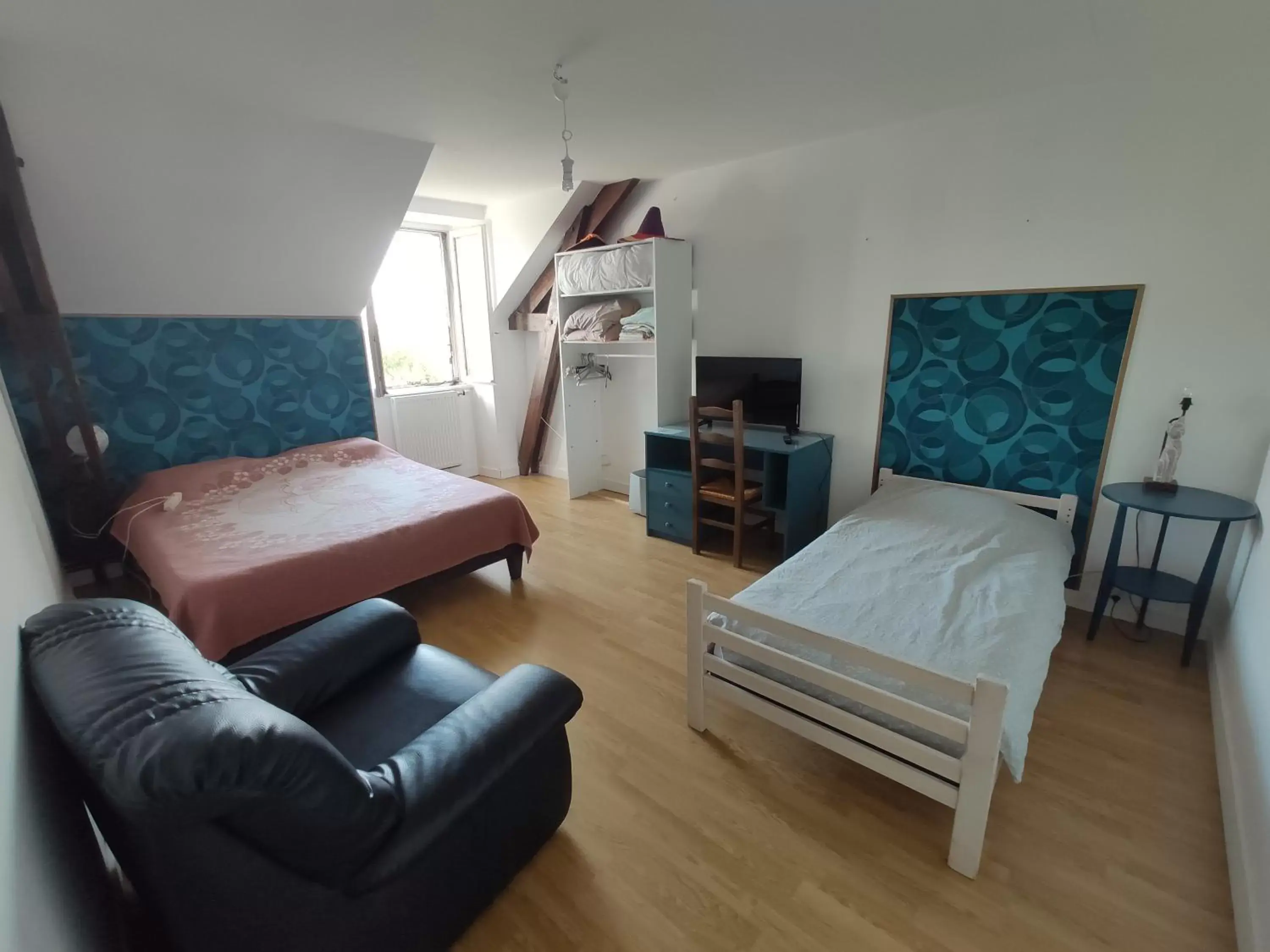 Double Room (1 Adult + 1 Child) in bienvenue chez Joëlle et André au 207 Double Room (1 Adult + 1 Child) in bienvenue chez Joëlle et André au 207