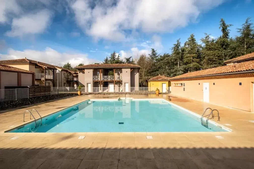 Studio with Balcony in Les bords de l'Aveyron Studio with Balcony in Les bords de l'Aveyron