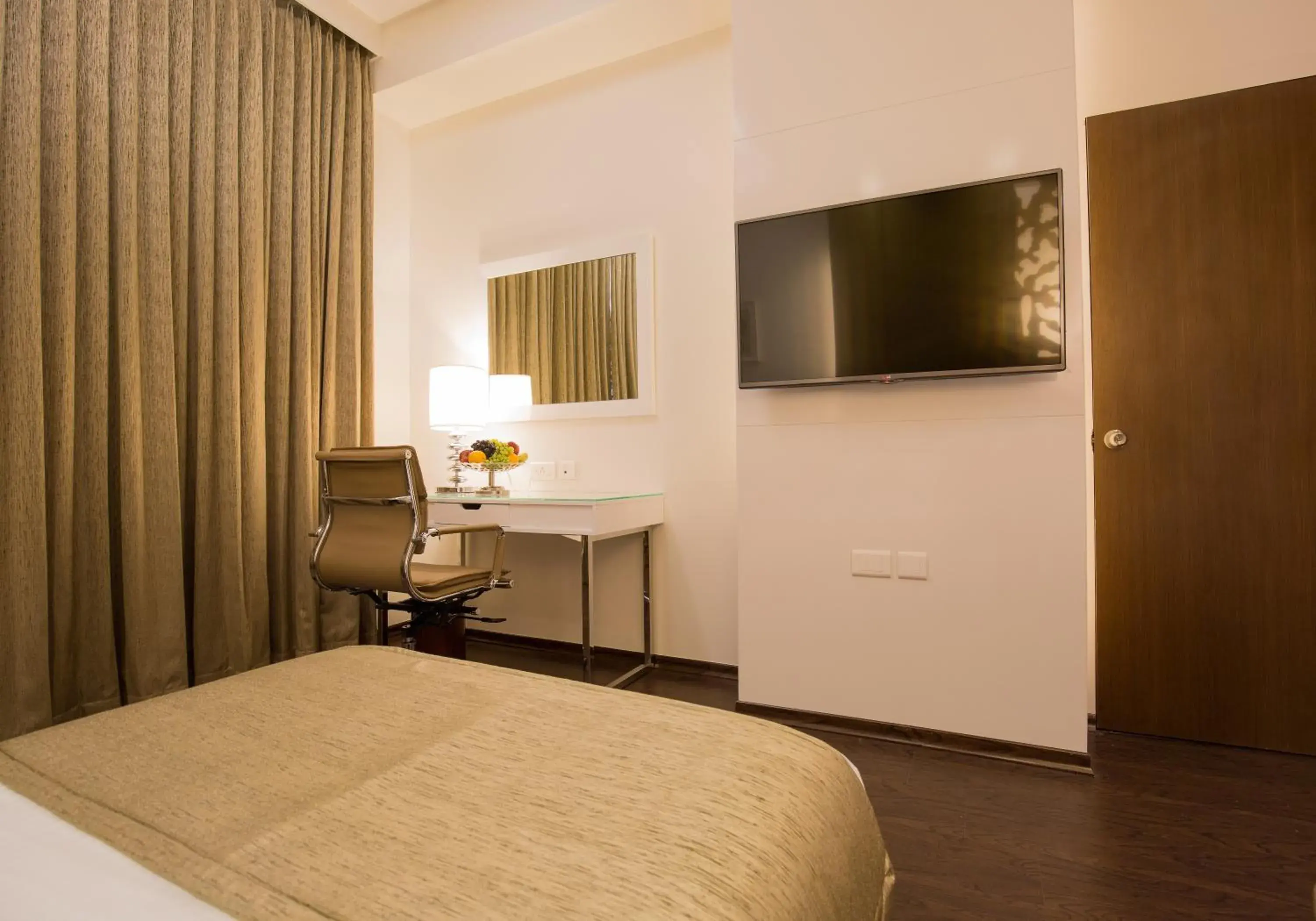 Deluxe Double Room - single occupancy in Kiscol Grands Hotel Deluxe Double Room - single occupancy in Kiscol Grands Hotel