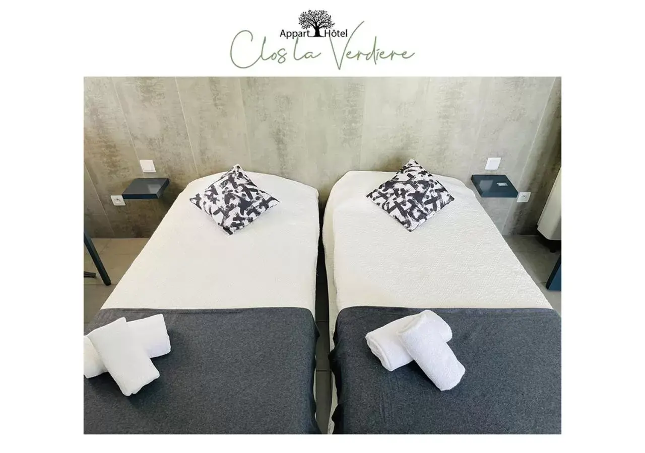 Studio with Pool View in Le Clos la Verdière Studio with Pool View in Le Clos la Verdière