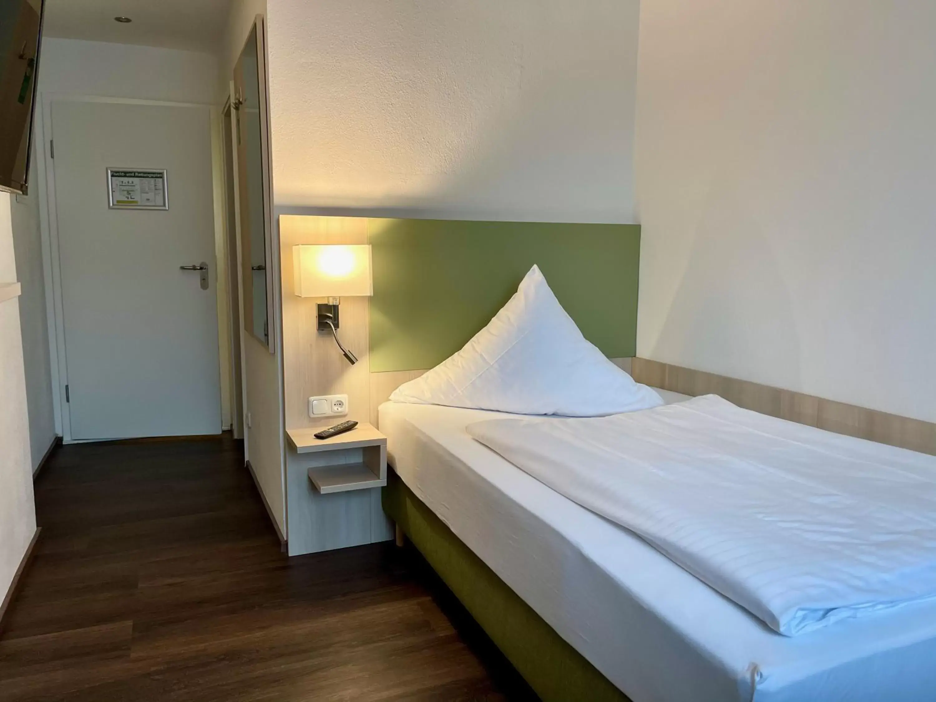 Single Room in Marias Inn - Bed & Breakfast Single Room in Marias Inn - Bed & Breakfast