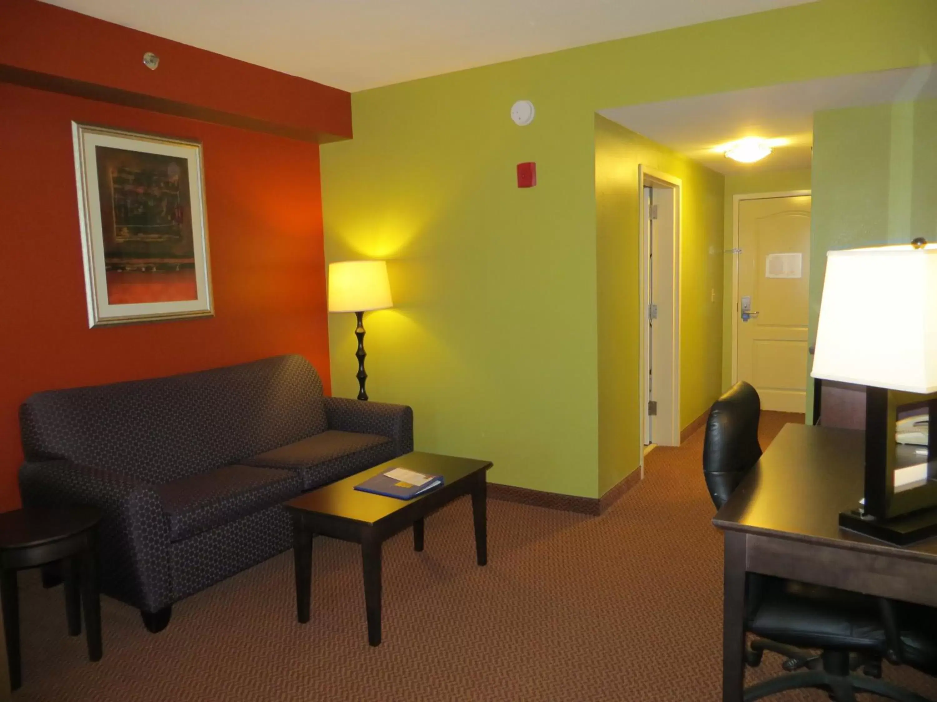 King Suite - Disability Access/Non-Smoking in Comfort Suites Knoxville East King Suite - Disability Access/Non-Smoking in Comfort Suites Knoxville East