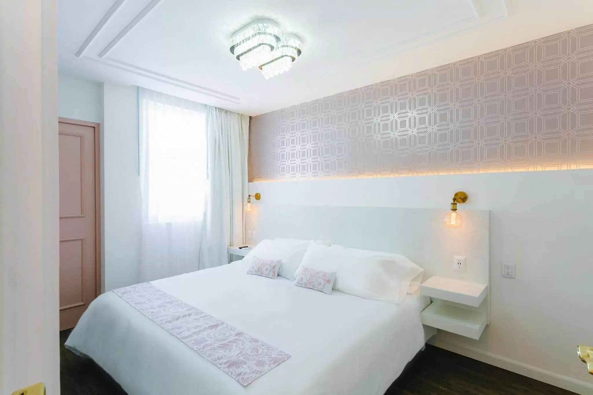 Deluxe King Room in Casa Oxa Hotel Deluxe King Room in Casa Oxa Hotel