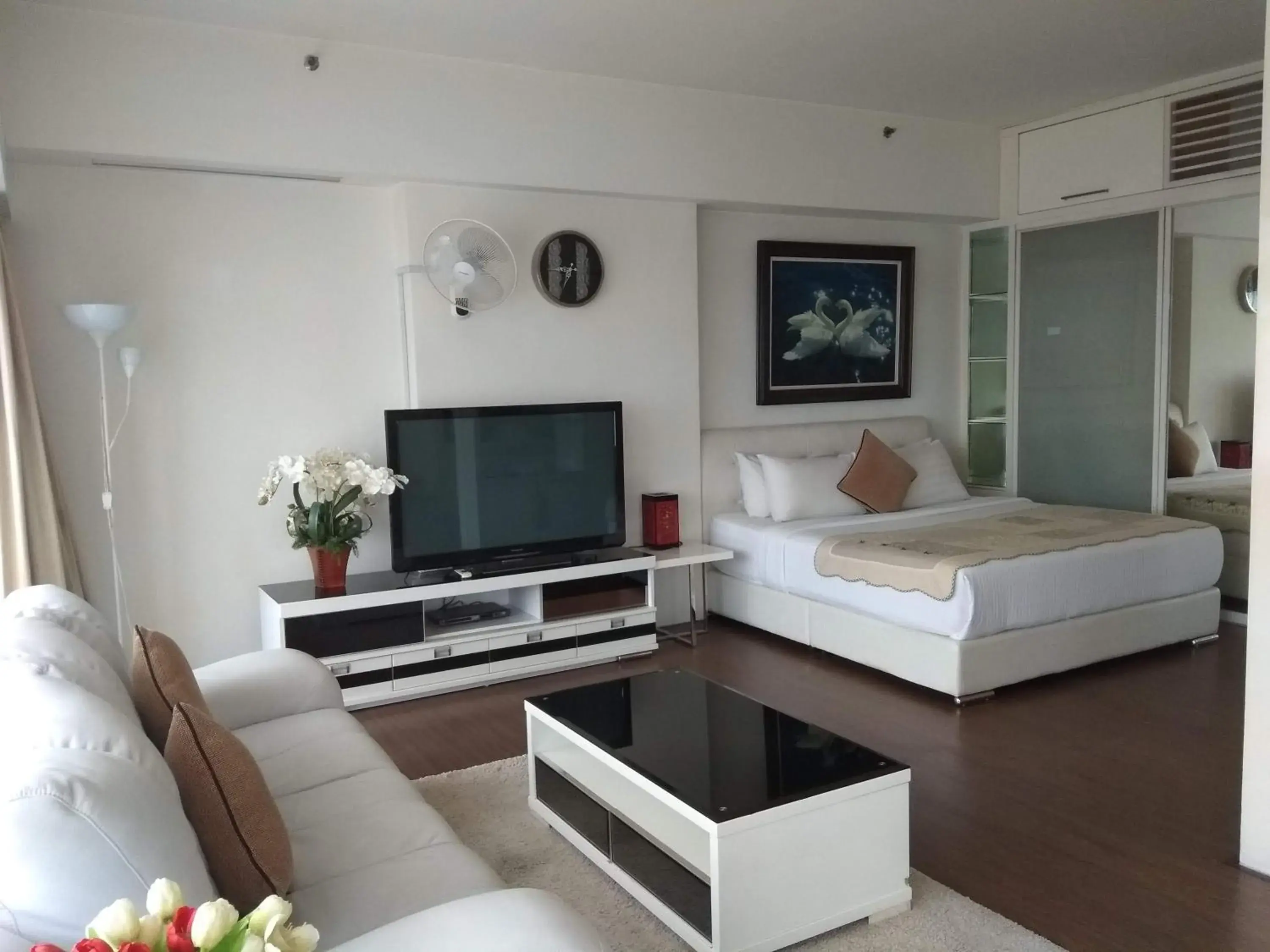 Deluxe Suite in Times Square Private Service Suite At KL Deluxe Suite in Times Square Private Service Suite At KL