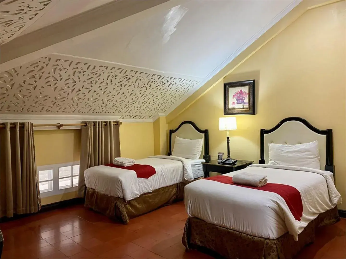 Standard Twin Room in White Knight Hotel Intramuros Standard Twin Room in White Knight Hotel Intramuros