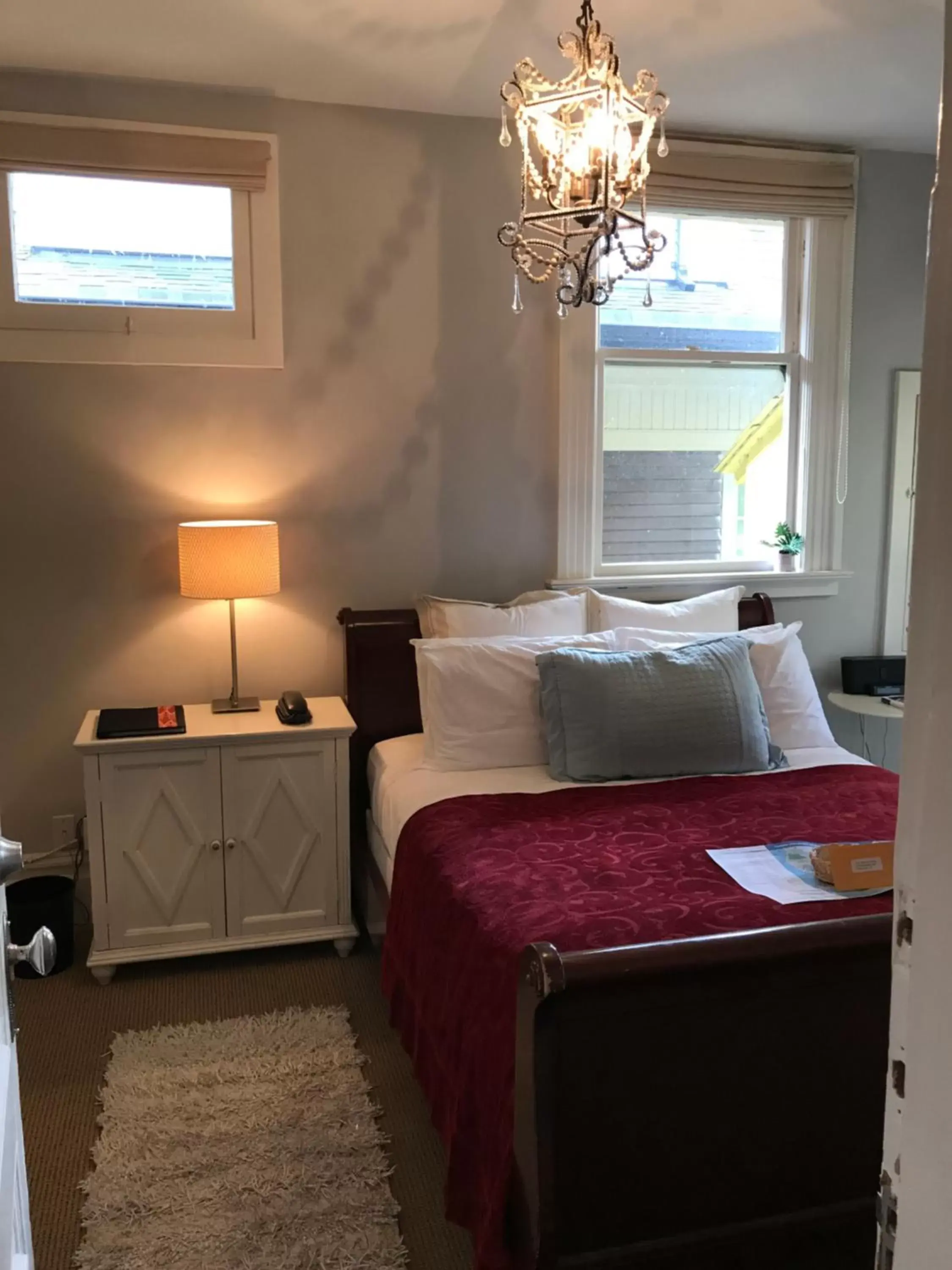 Queen Room in Barclay House Bed and Breakfast Queen Room in Barclay House Bed and Breakfast