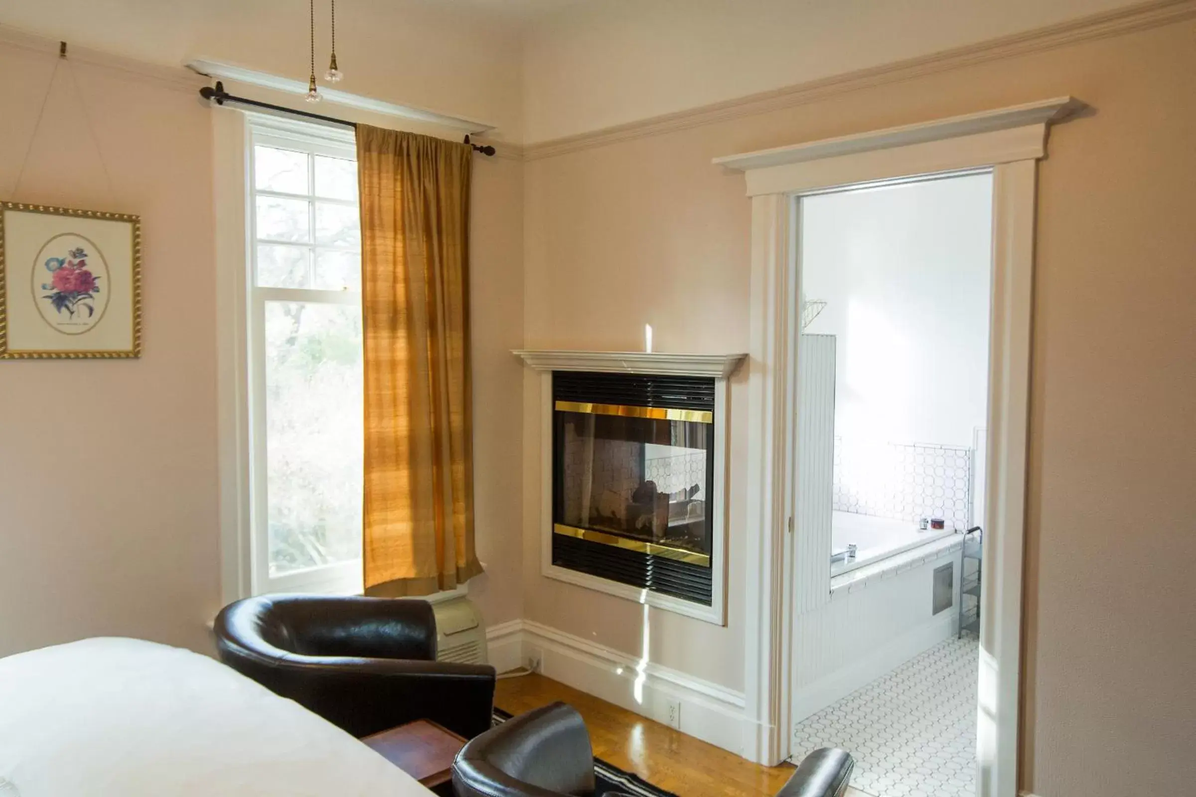 Queen Room with Garden View in The Inn on First Queen Room with Garden View in The Inn on First