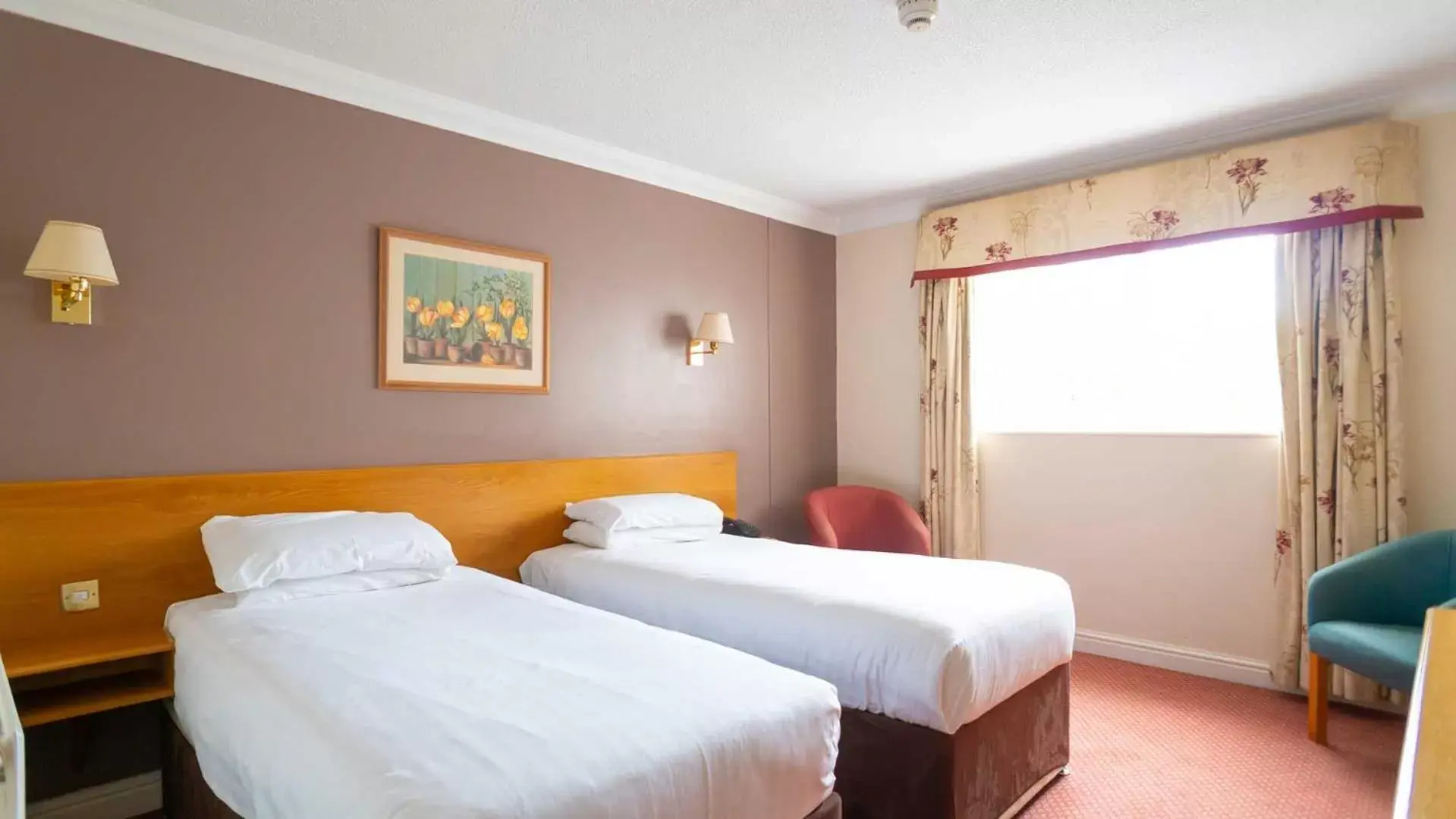 Twin Room in Hotel Wrexham Twin Room in Hotel Wrexham