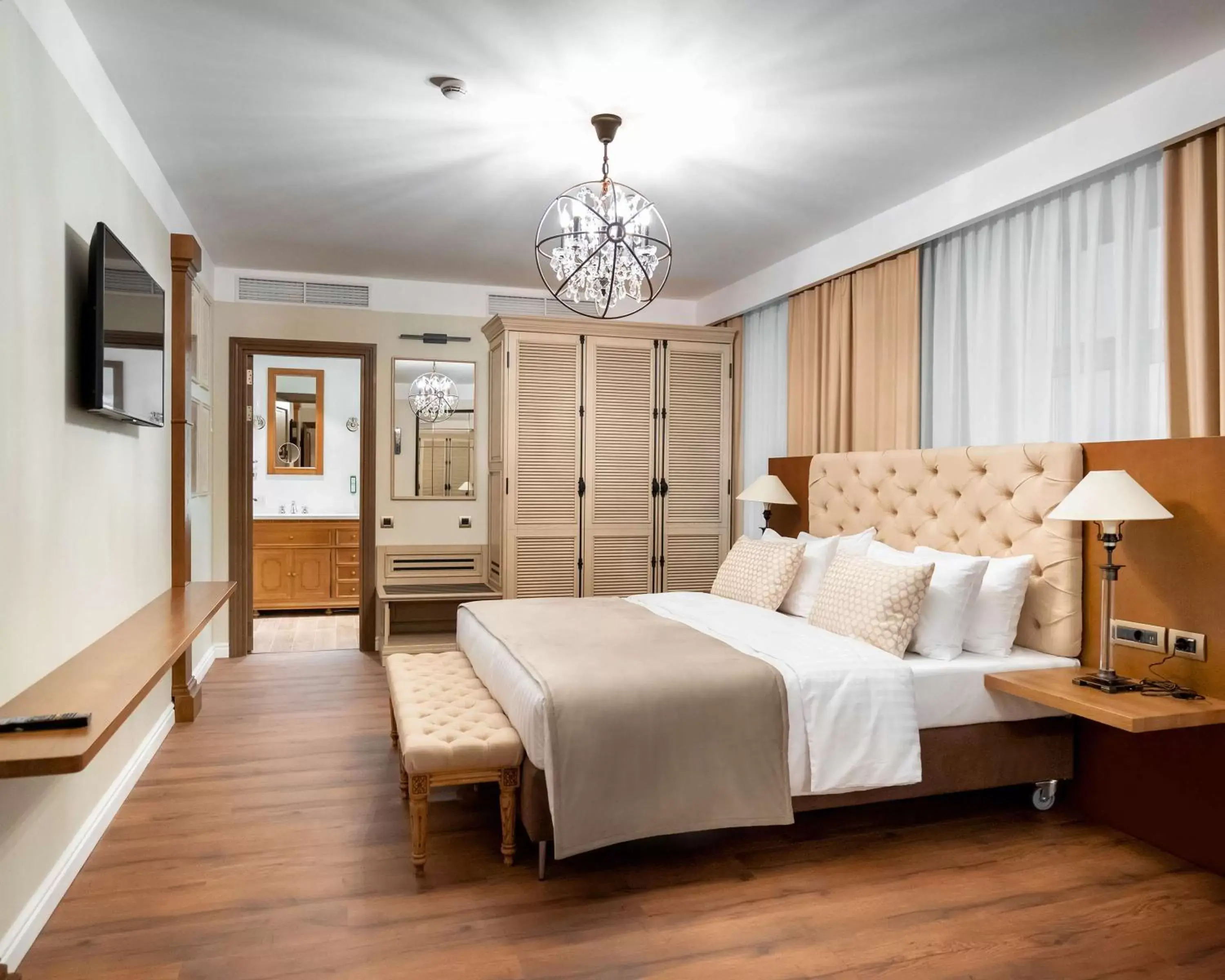 Deluxe King Suite in Best Western Plus Market Square Lviv Deluxe King Suite in Best Western Plus Market Square Lviv