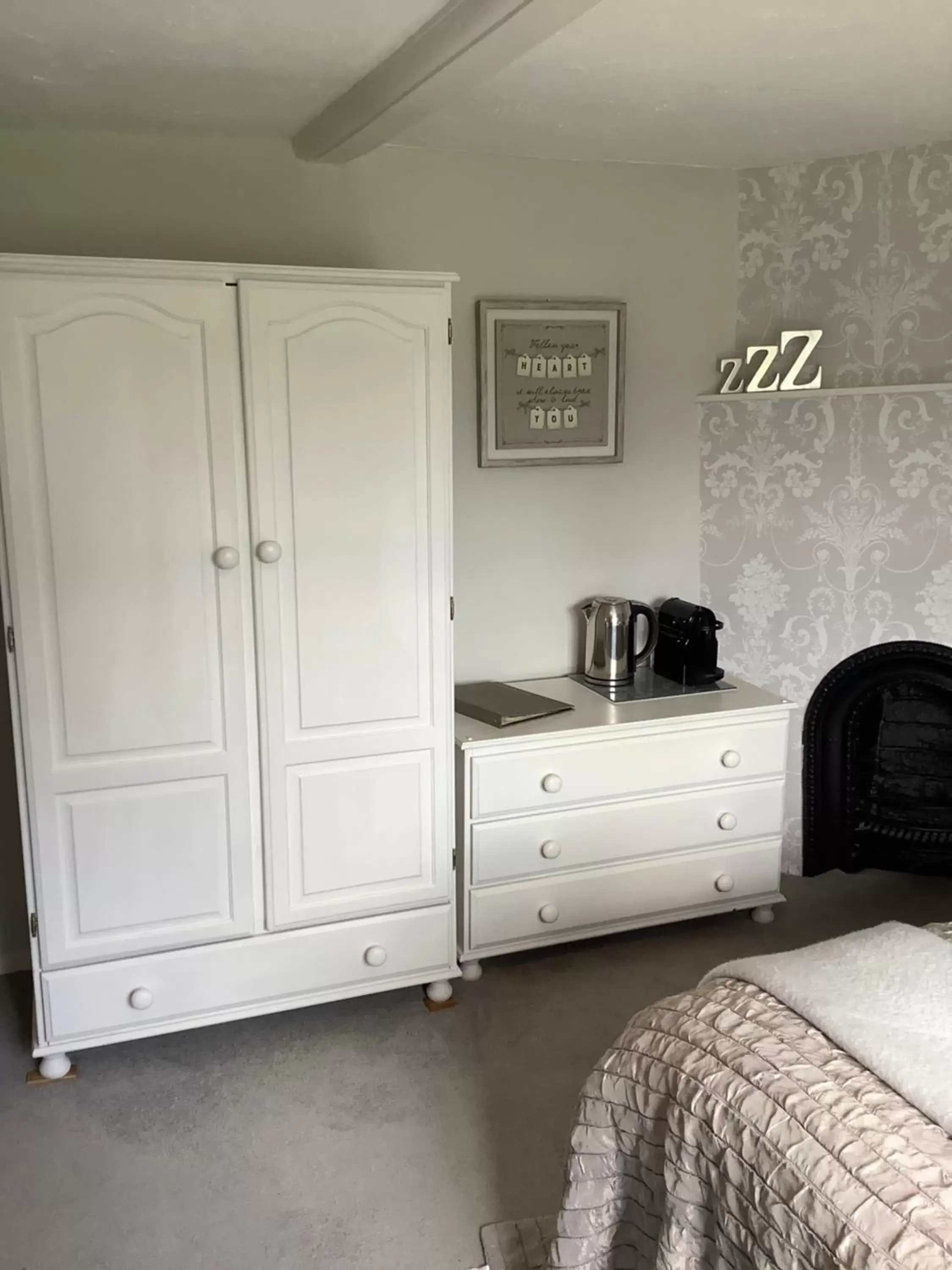 Double Room with Private External Bathroom - single occupancy in Birtles Farm Bed and Breakfast Double Room with Private External Bathroom - single occupancy in Birtles Farm Bed and Breakfast