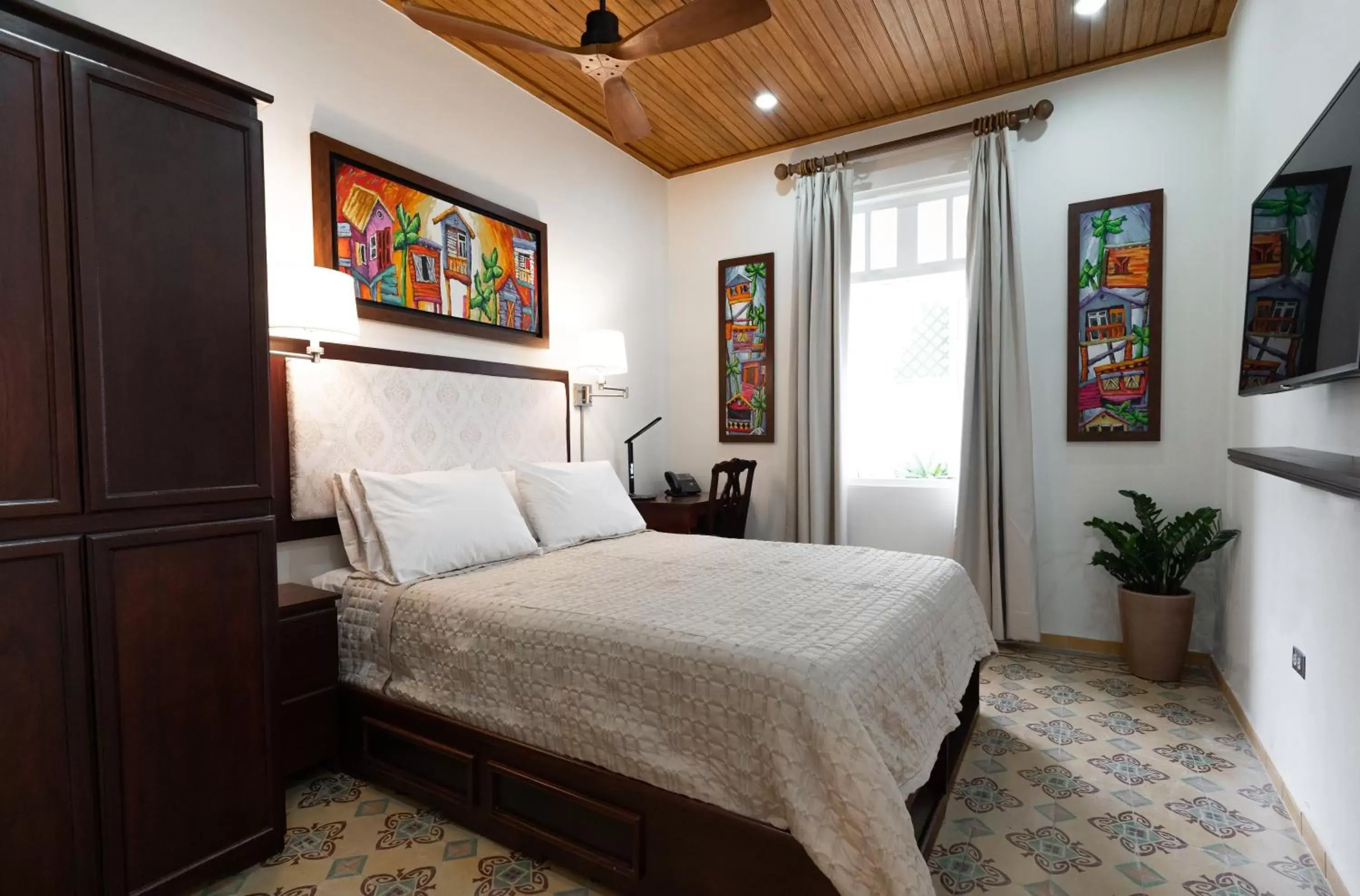 Deluxe Queen Room in Casa Wilson Inn Deluxe Queen Room in Casa Wilson Inn