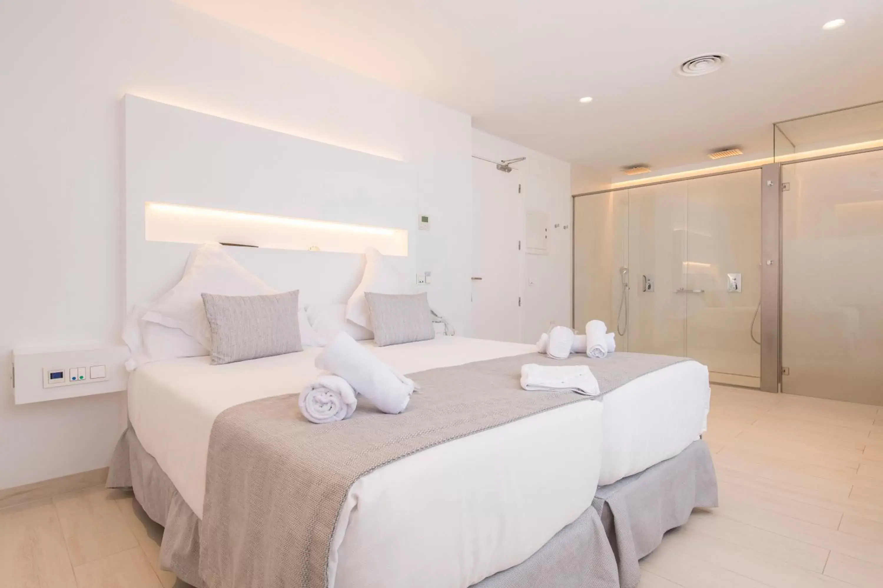 Superior Twin Room in Sindic Hotel - Adults Only Superior Twin Room in Sindic Hotel - Adults Only