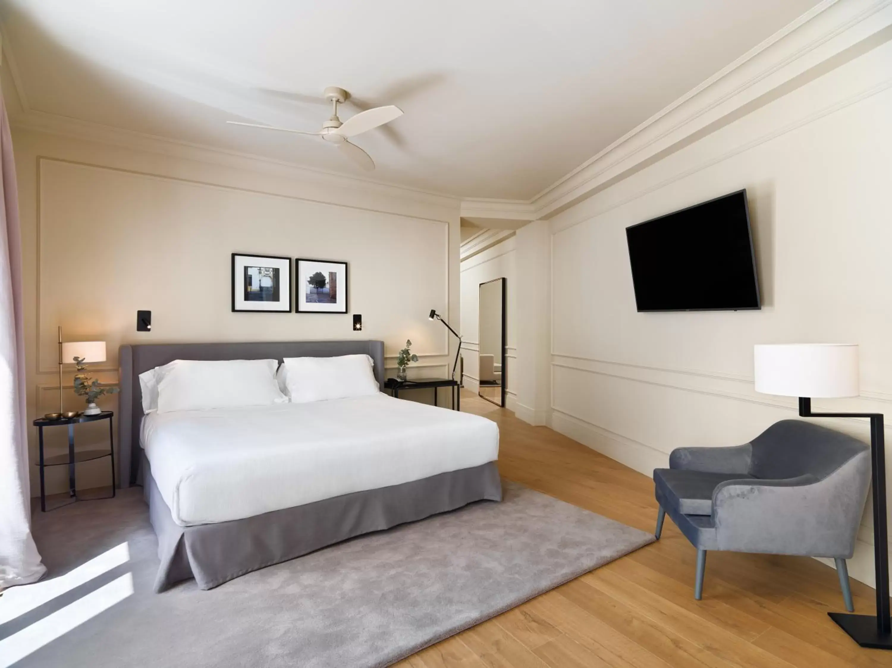 Family Room with Terrace in H10 Palacio Colomera Family Room with Terrace in H10 Palacio Colomera