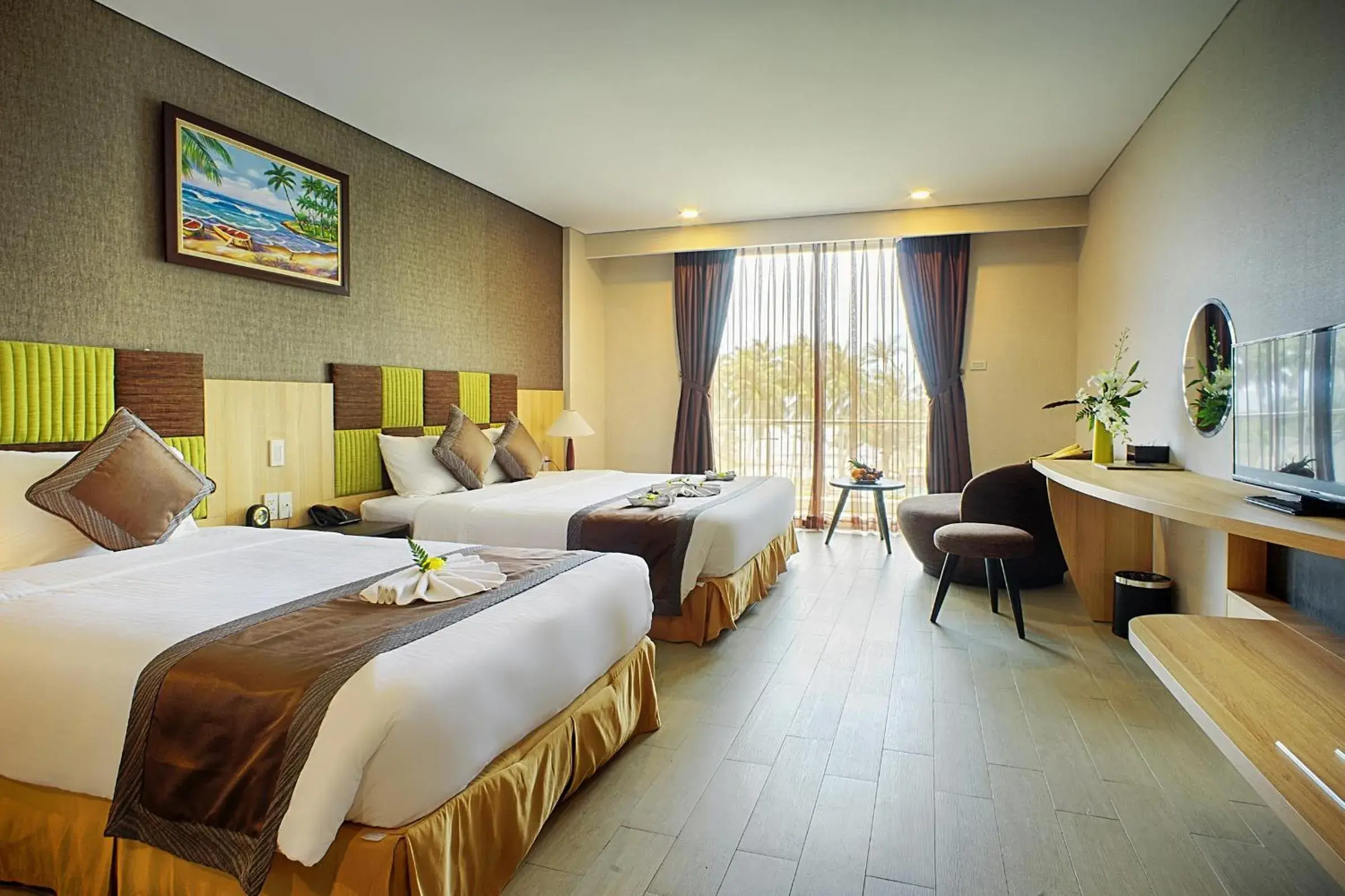 Deluxe Triple Room with Balcony in Muong Thanh Holiday Muine Hotel Deluxe Triple Room with Balcony in Muong Thanh Holiday Muine Hotel