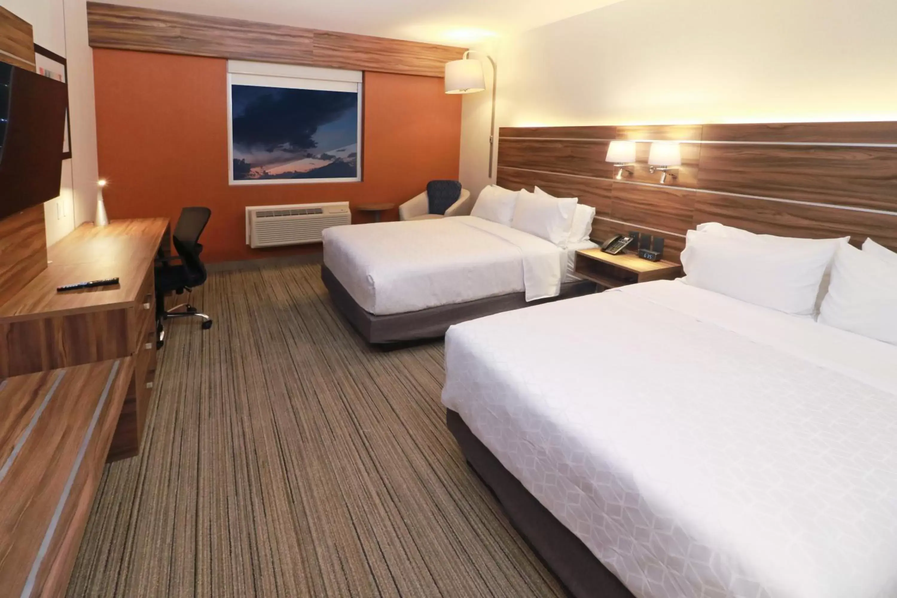 Standard Double Room with Two Double Beds in Holiday Inn Express - Monterrey - Fundidora by IHG Standard Double Room with Two Double Beds in Holiday Inn Express - Monterrey - Fundidora by IHG
